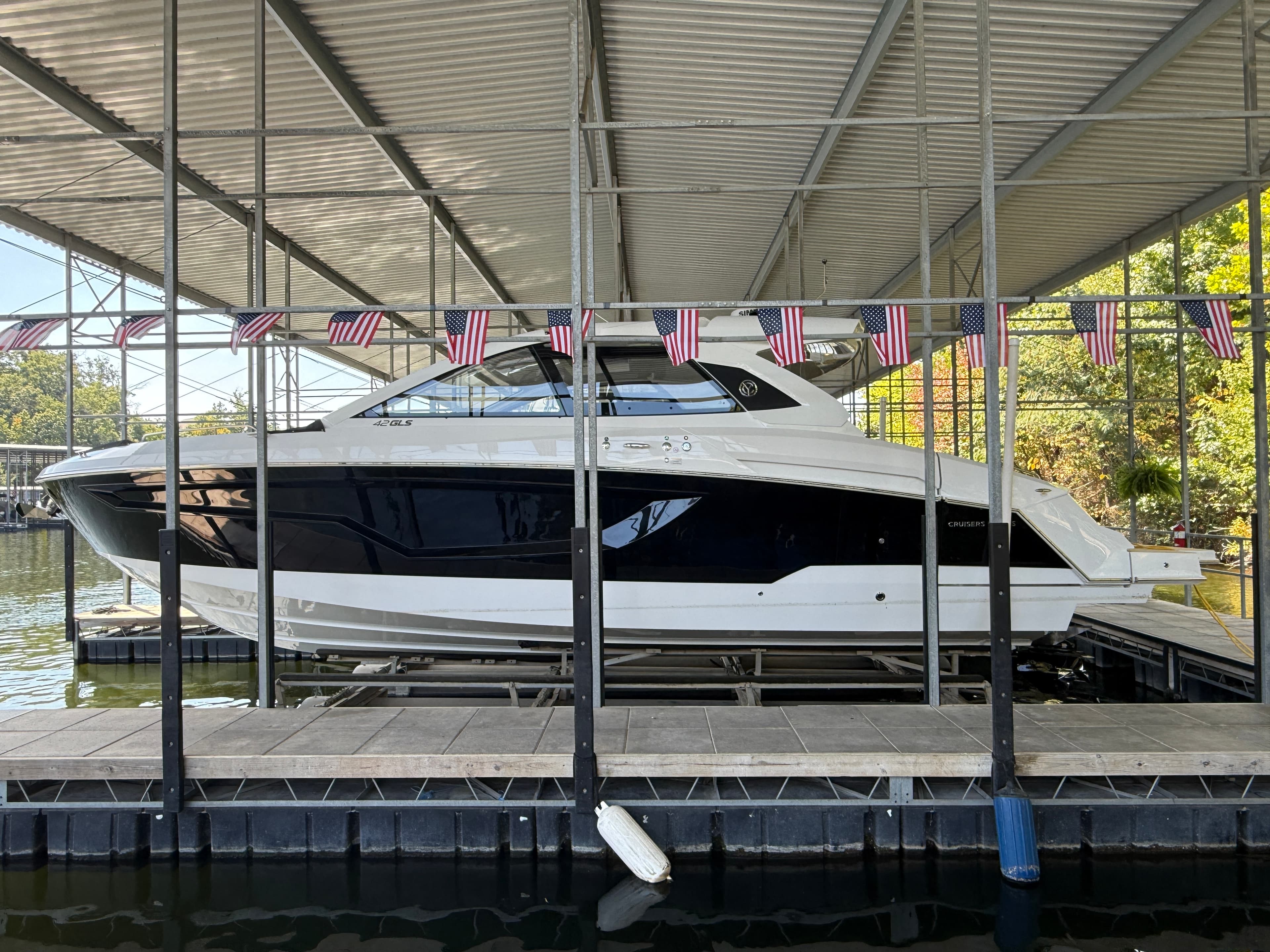2027 Cruisers Yachts 42 GLS I/O te koop in Lake Ozark, MO Bowrider