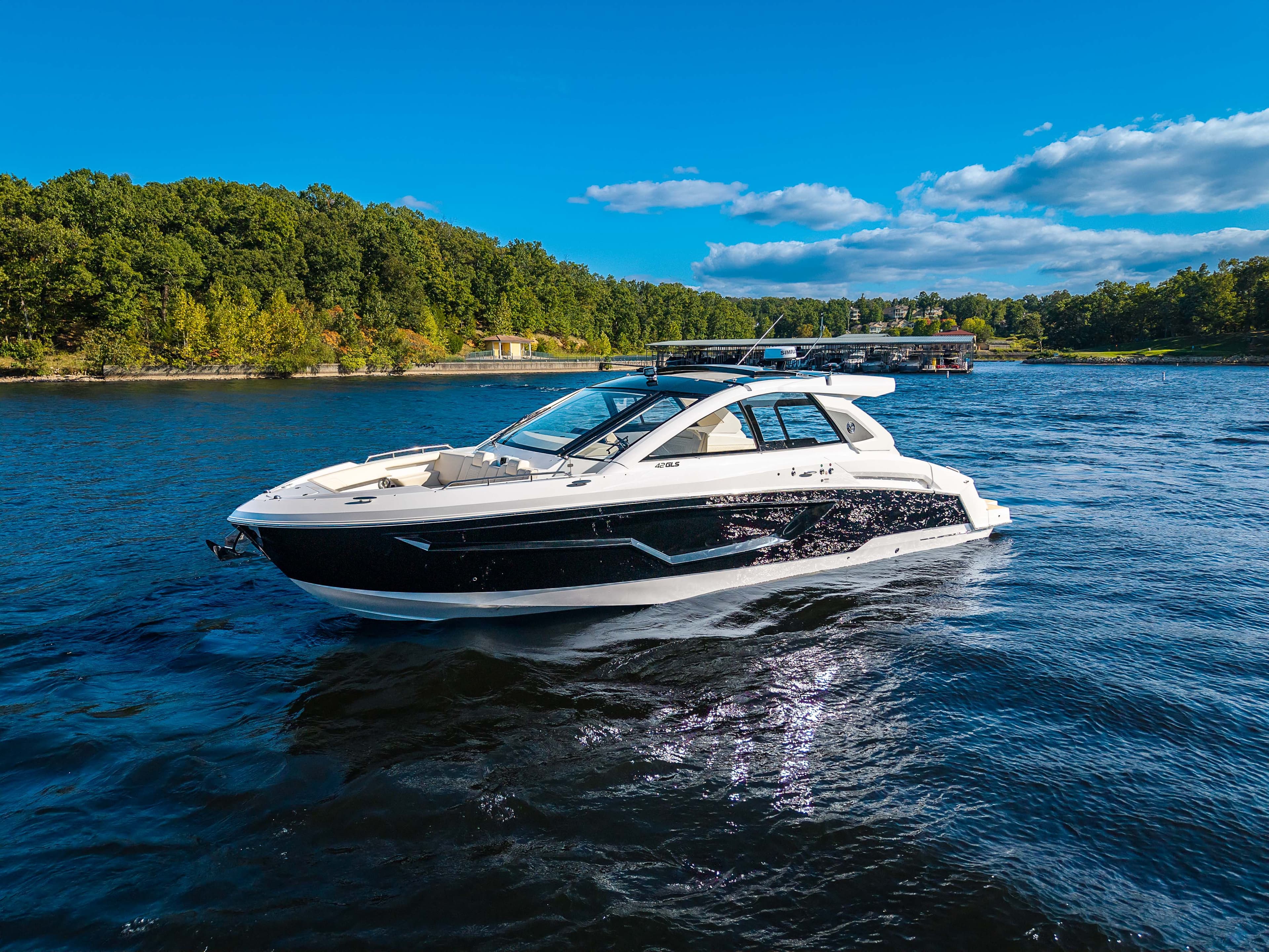 2027 Cruisers Yachts 42 GLS I/O for Sale in Lake Ozark, MO Bowrider