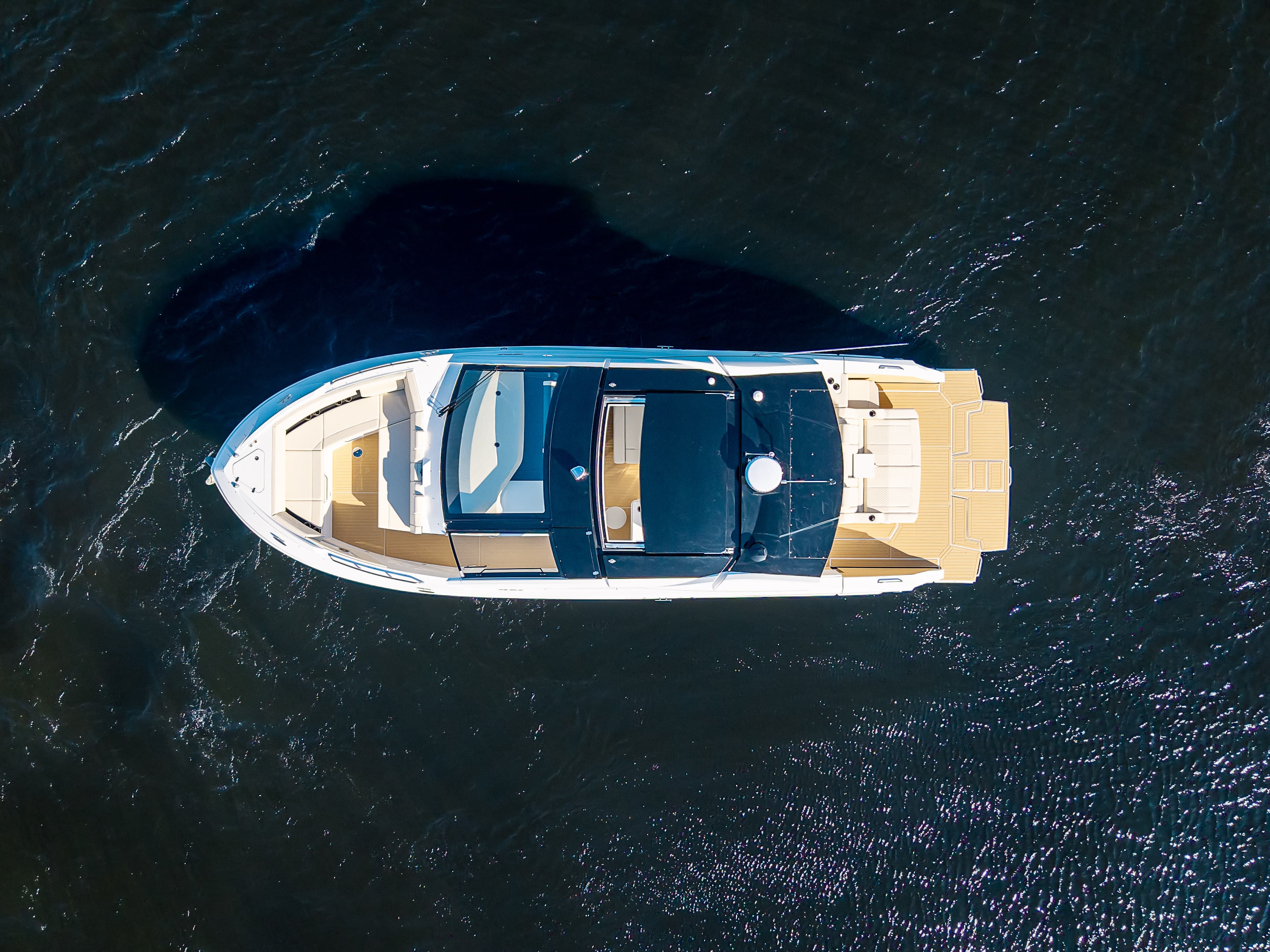 2027 Cruisers Yachts 42 GLS I/O for Sale in Lake Ozark, MO Bowrider 3