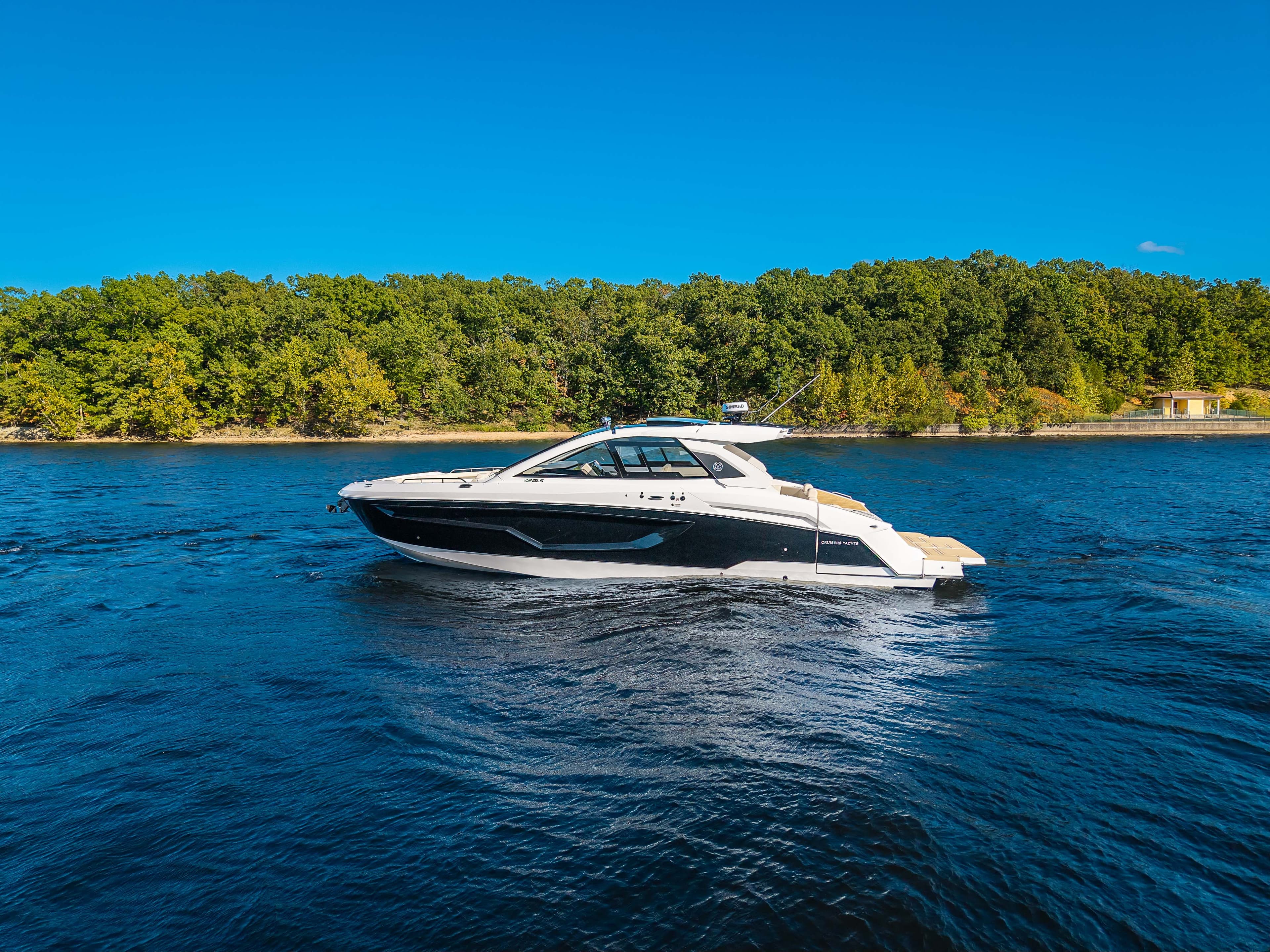 2027 Cruisers Yachts 42 GLS I/O for Sale in Lake Ozark, MO Bowrider 4