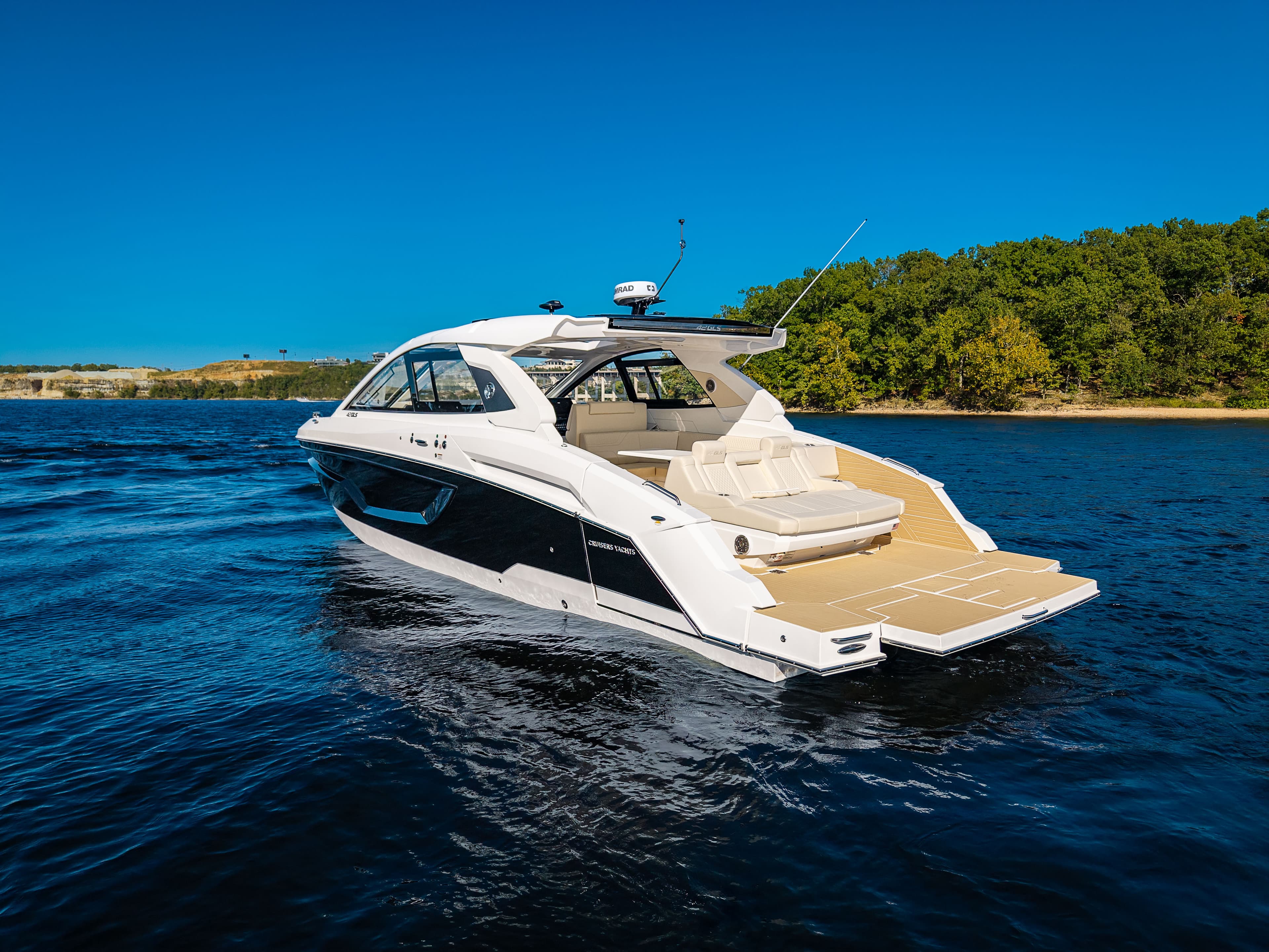 2027 Cruisers Yachts 42 GLS I/O for Sale in Lake Ozark, MO Bowrider 5