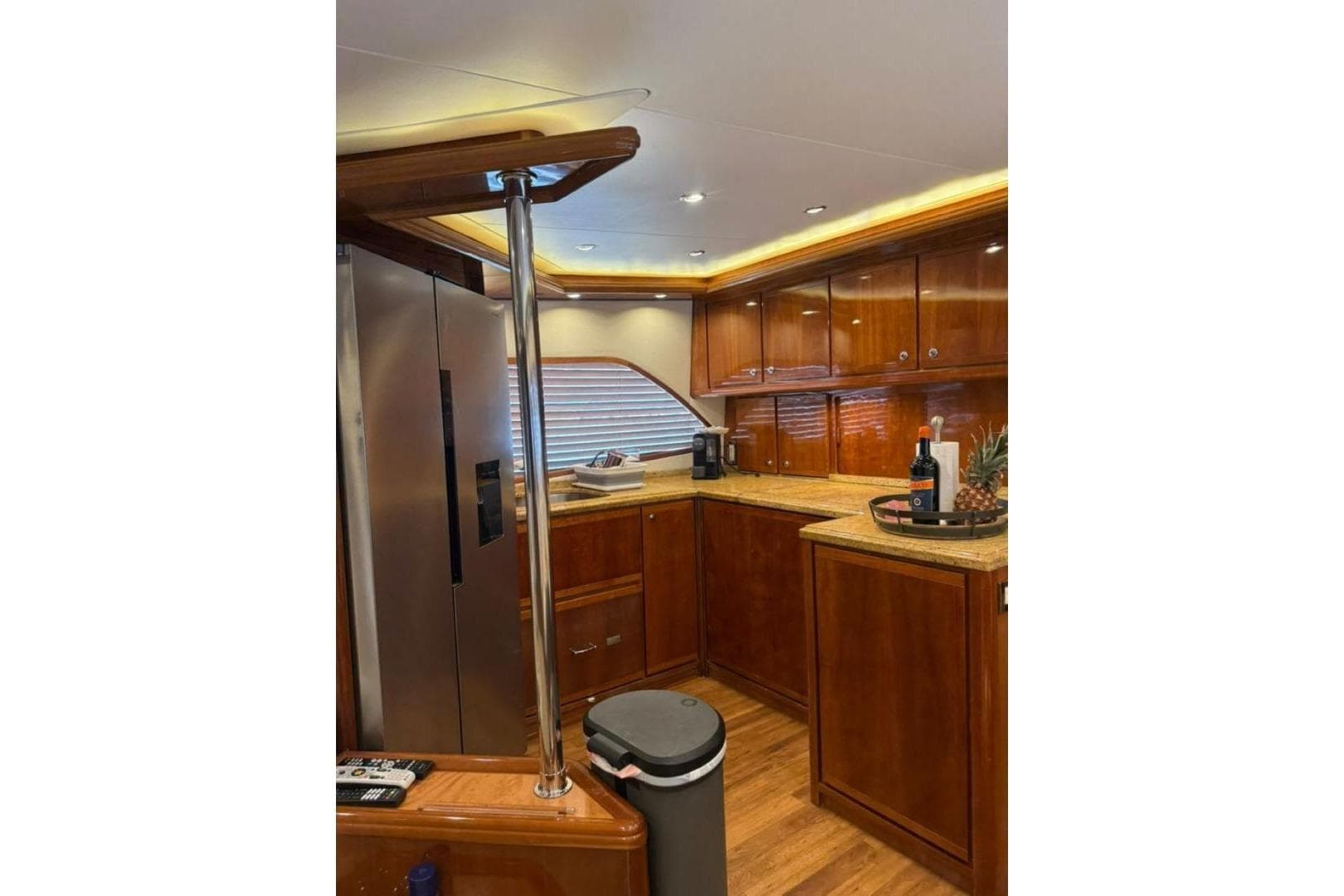 2005 Bertram 630 Convertible for Sale in Falcón, VE Motor Yacht 4