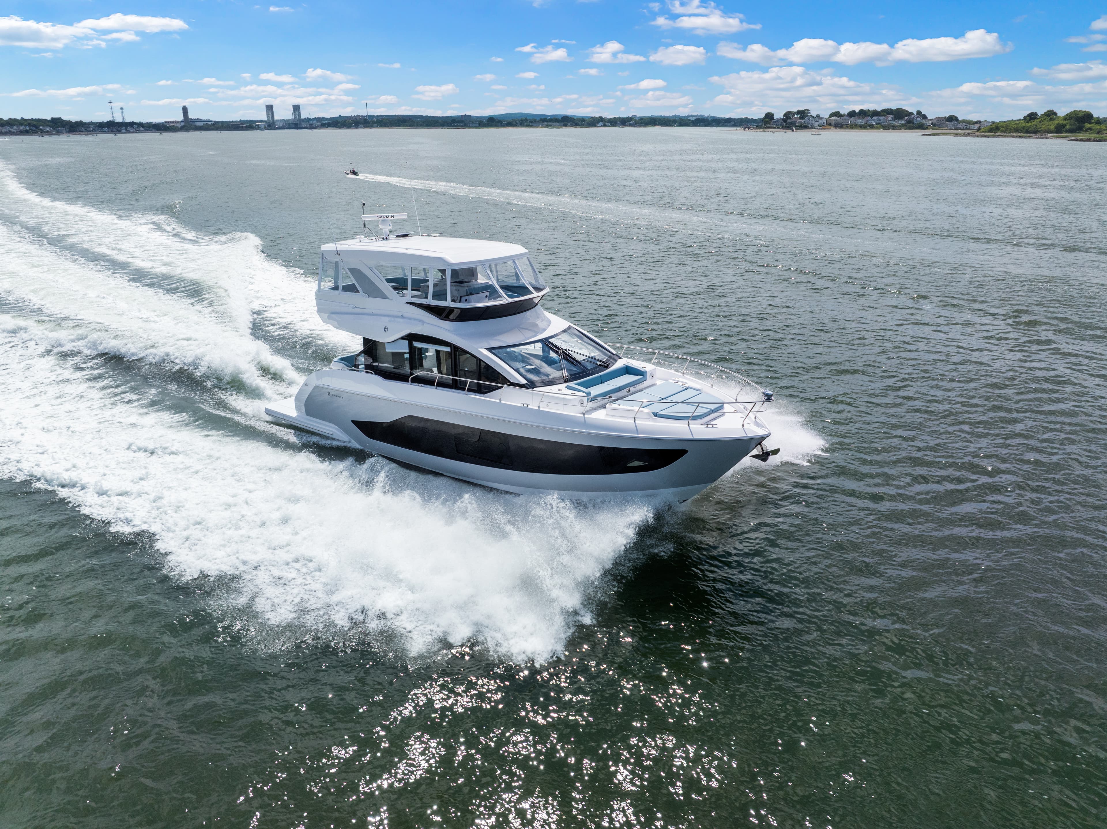 2026 Cruisers Yachts 57 FLY zum Verkauf in Quincy, MA Motor Yacht
