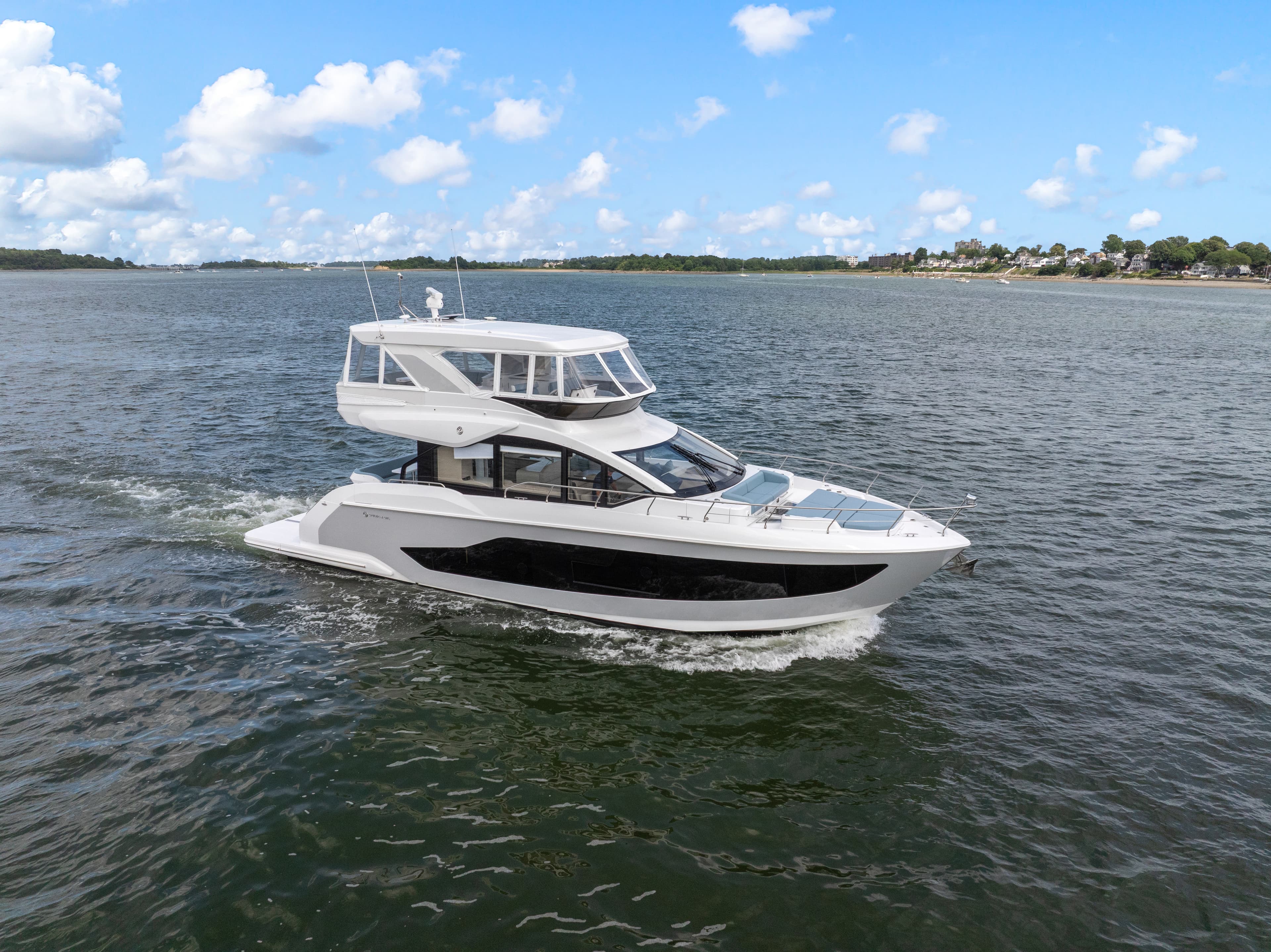 2026 Cruisers Yachts 57 FLY zum Verkauf in Quincy, MA Motor Yacht 2