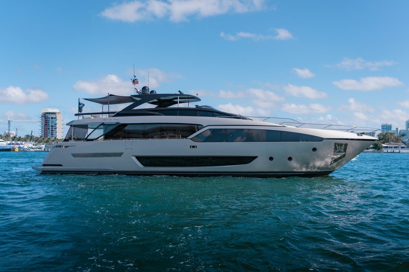 2019 Riva 90' Argo zum Verkauf in Newport, Rhode Island Motor Yacht