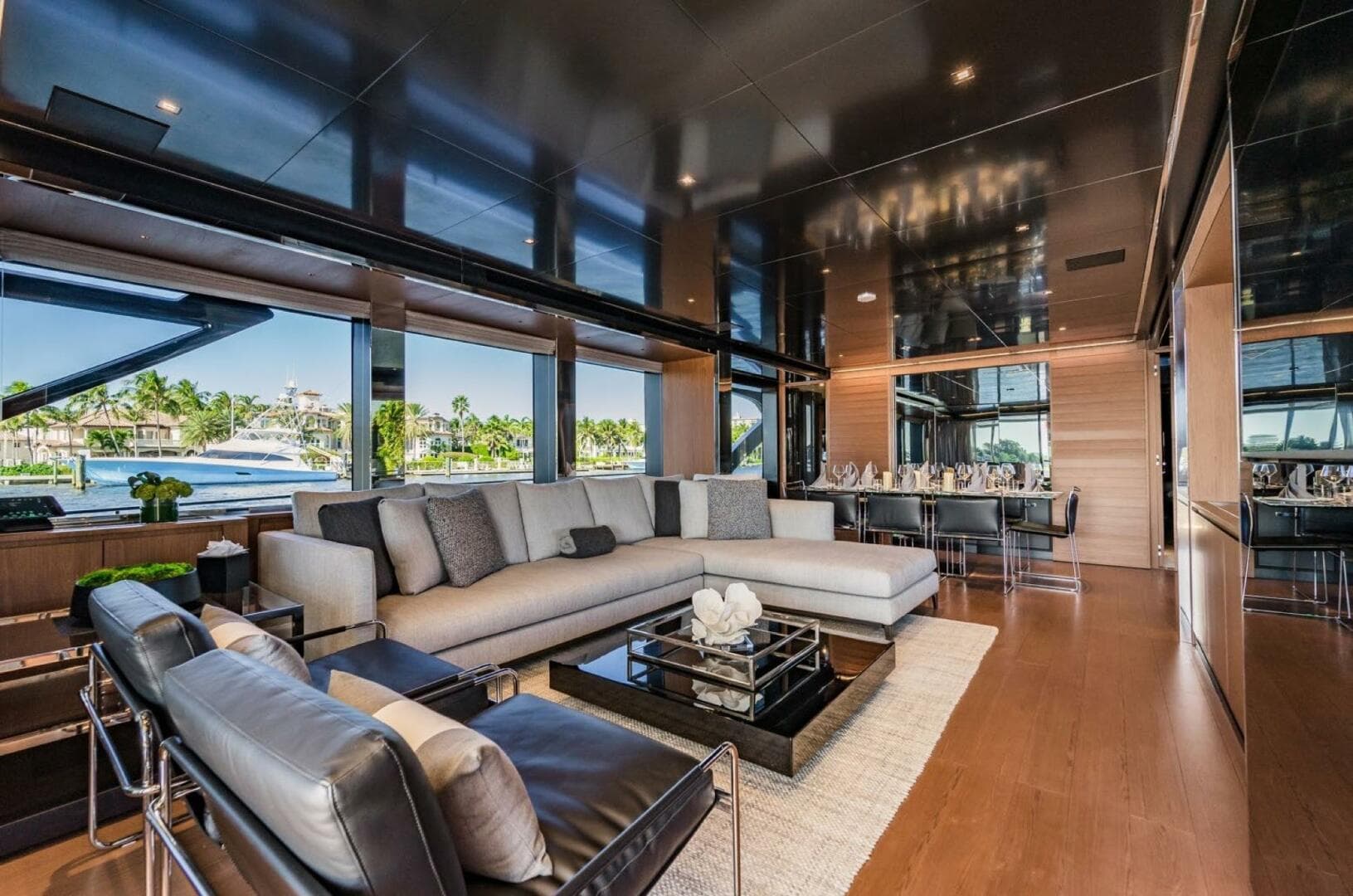 2019 Riva 90' Argo in vendita a Newport, Rhode Island Flybridge 3