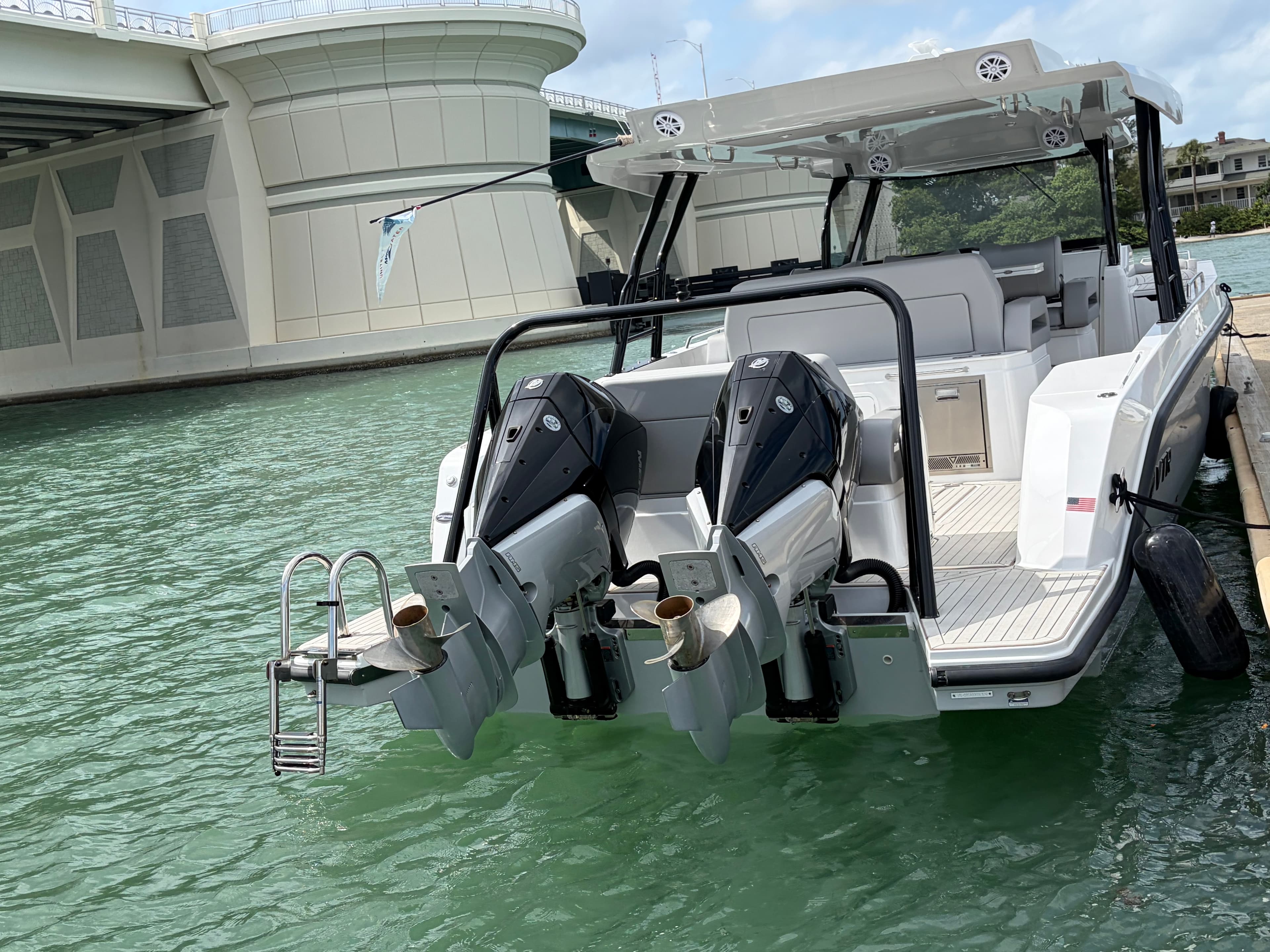 2026 Cruisers Yachts 38 VTR zum Verkauf in Jupiter, Florida Sport Cruiser 4