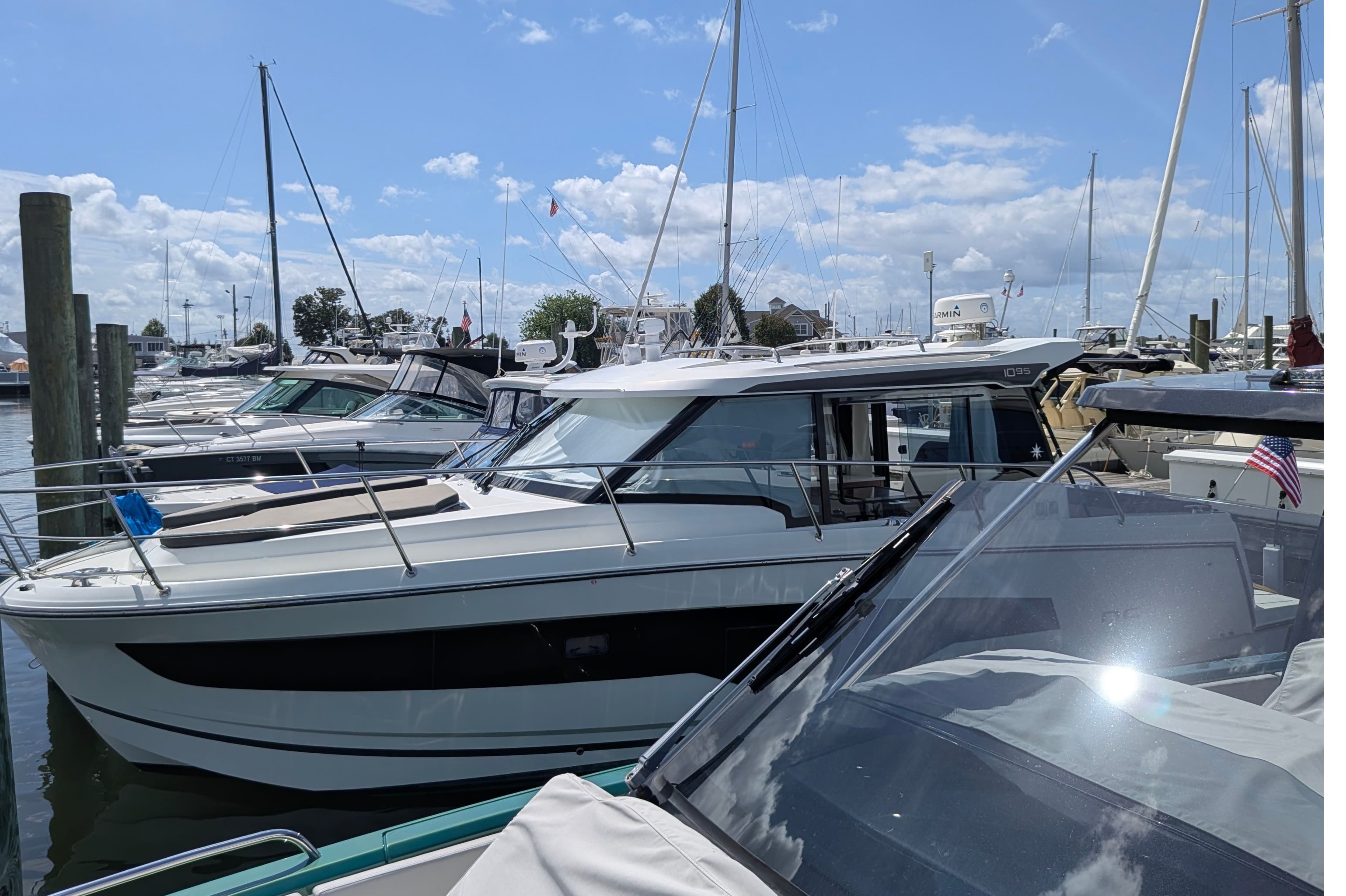 2023 Jeanneau NC 1095 Coupe Series 2 in vendita a Norwalk, Connecticut Sport Cruiser 4