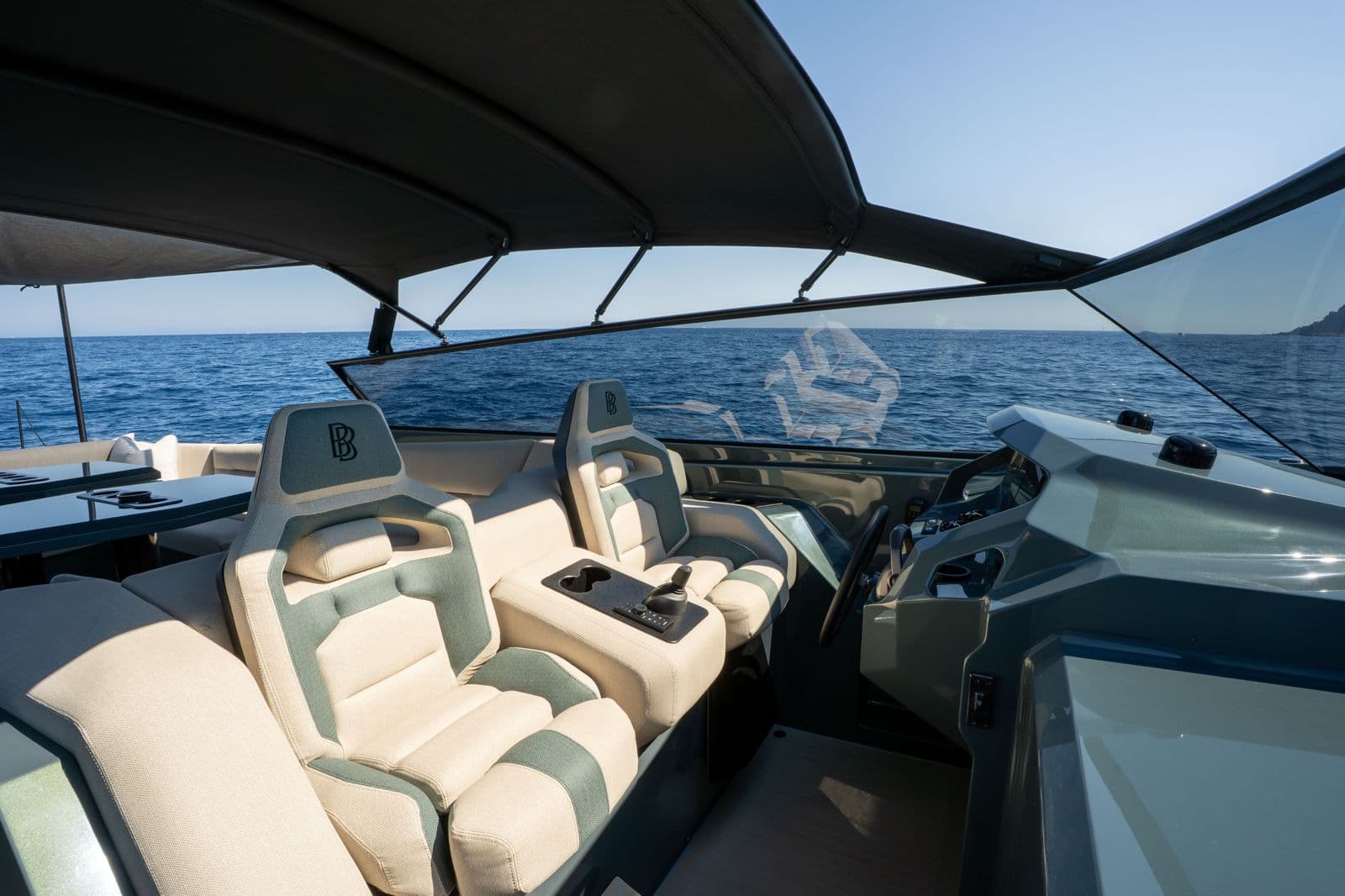 2025 Vanquish Yachts VQ54 zum Verkauf in Port Grimaud, FR Motor Yacht 2