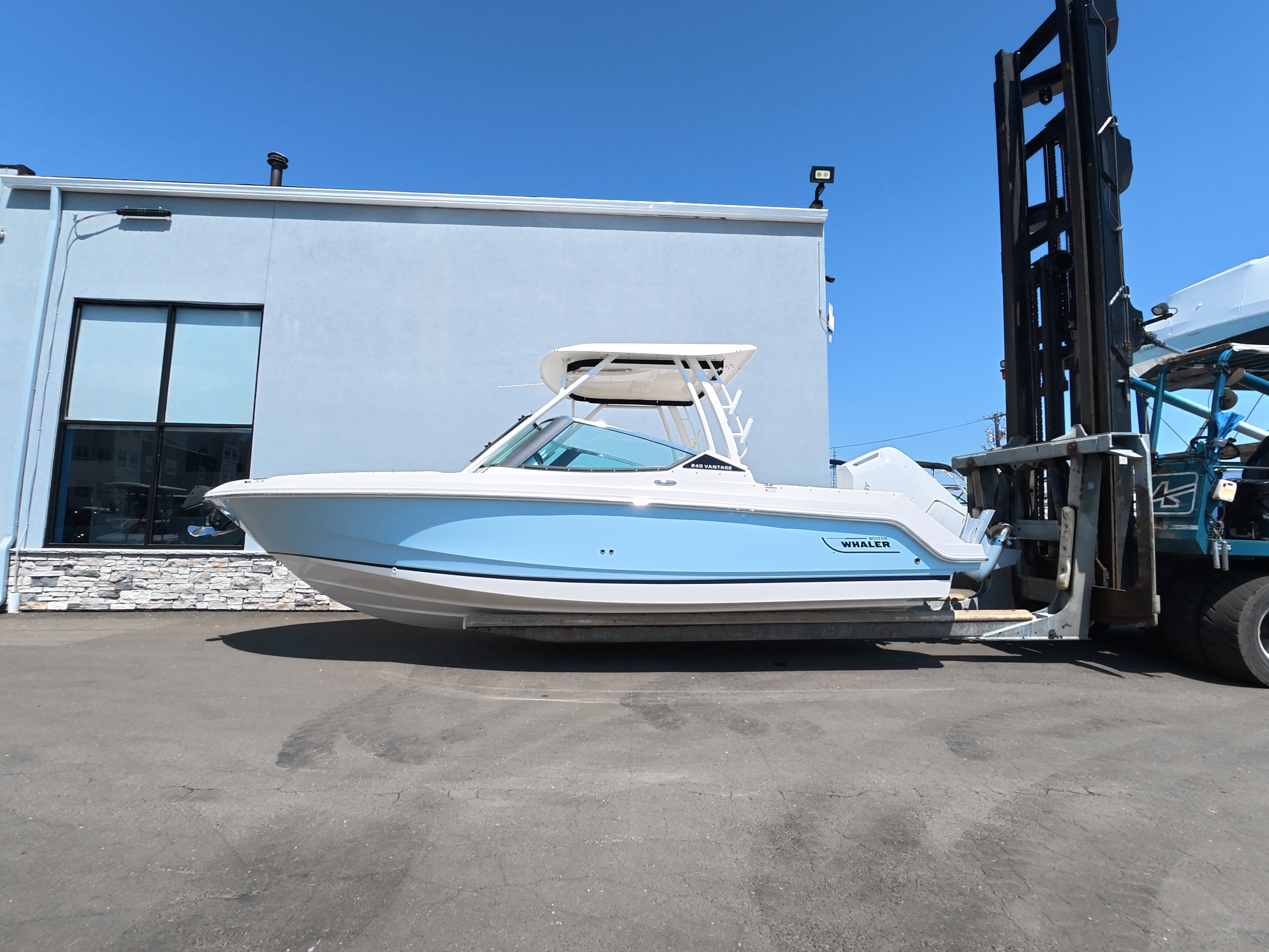 2026 Boston Whaler 240 Vantage a la venta en Norwalk, Connecticut Dual Console