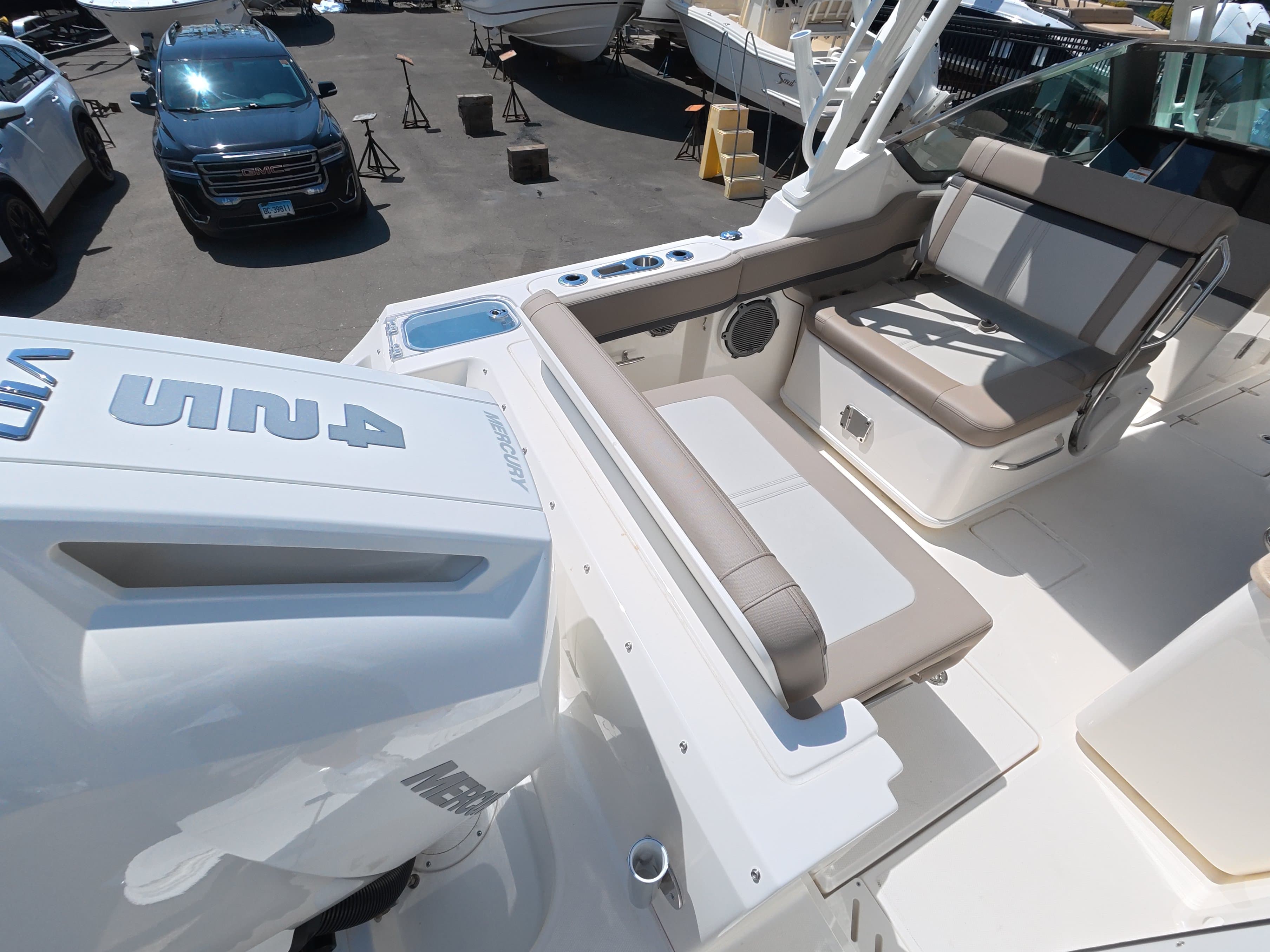 2026 Boston Whaler 240 Vantage a la venta en Norwalk, Connecticut Dual Console 5
