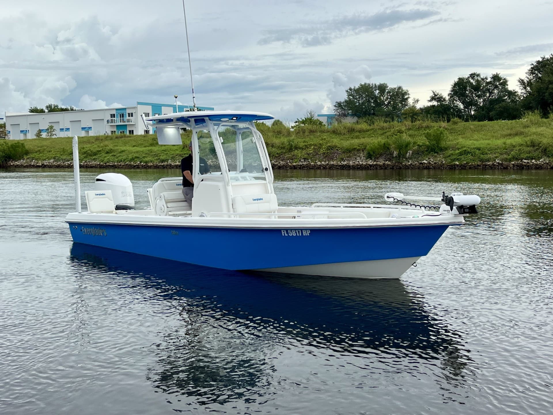 2017 Everglades Boats 243CC a la venta en Venice, Florida Center Console