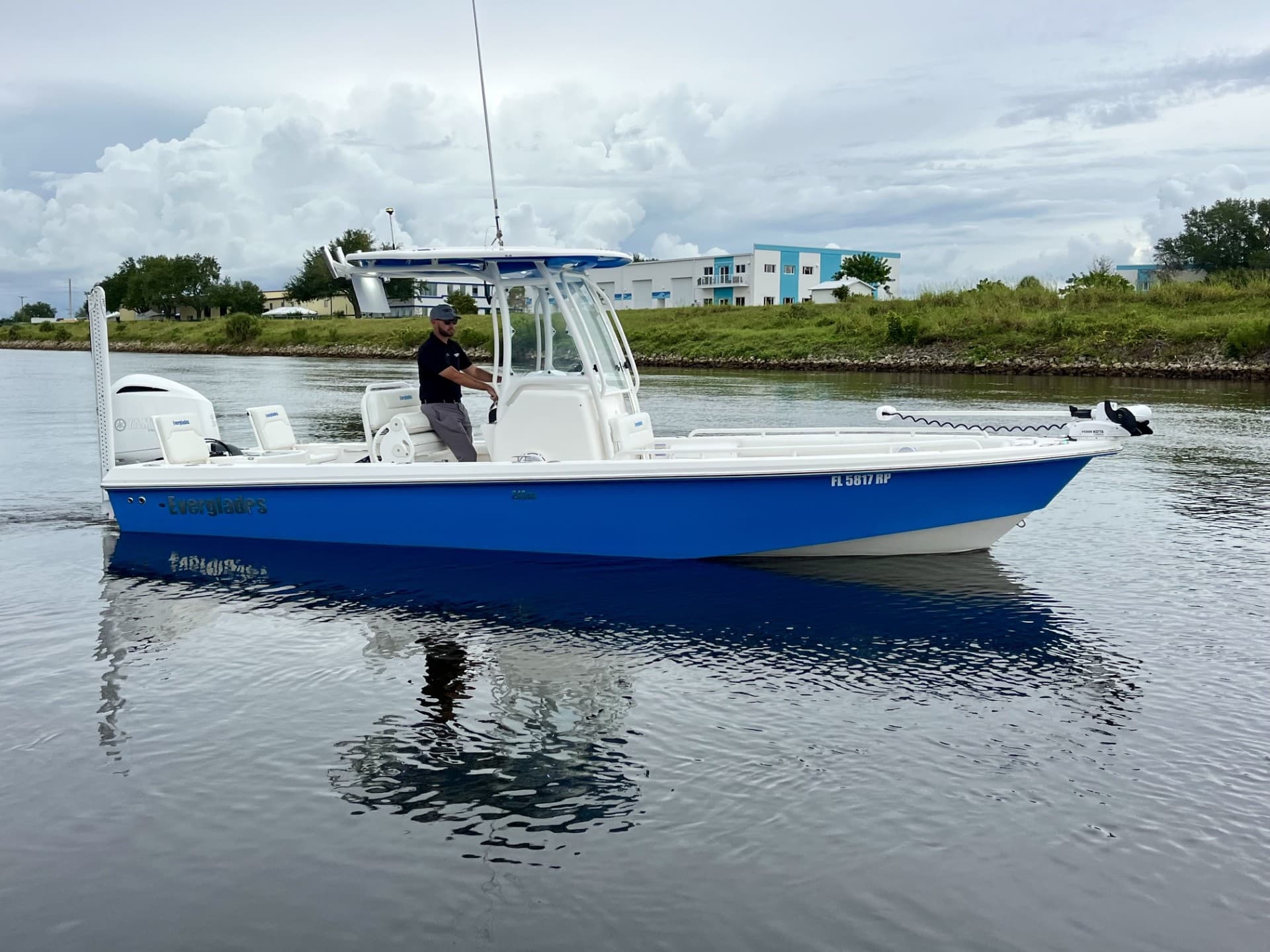 2017 Everglades Boats 243CC a la venta en Venice, Florida Center Console 2