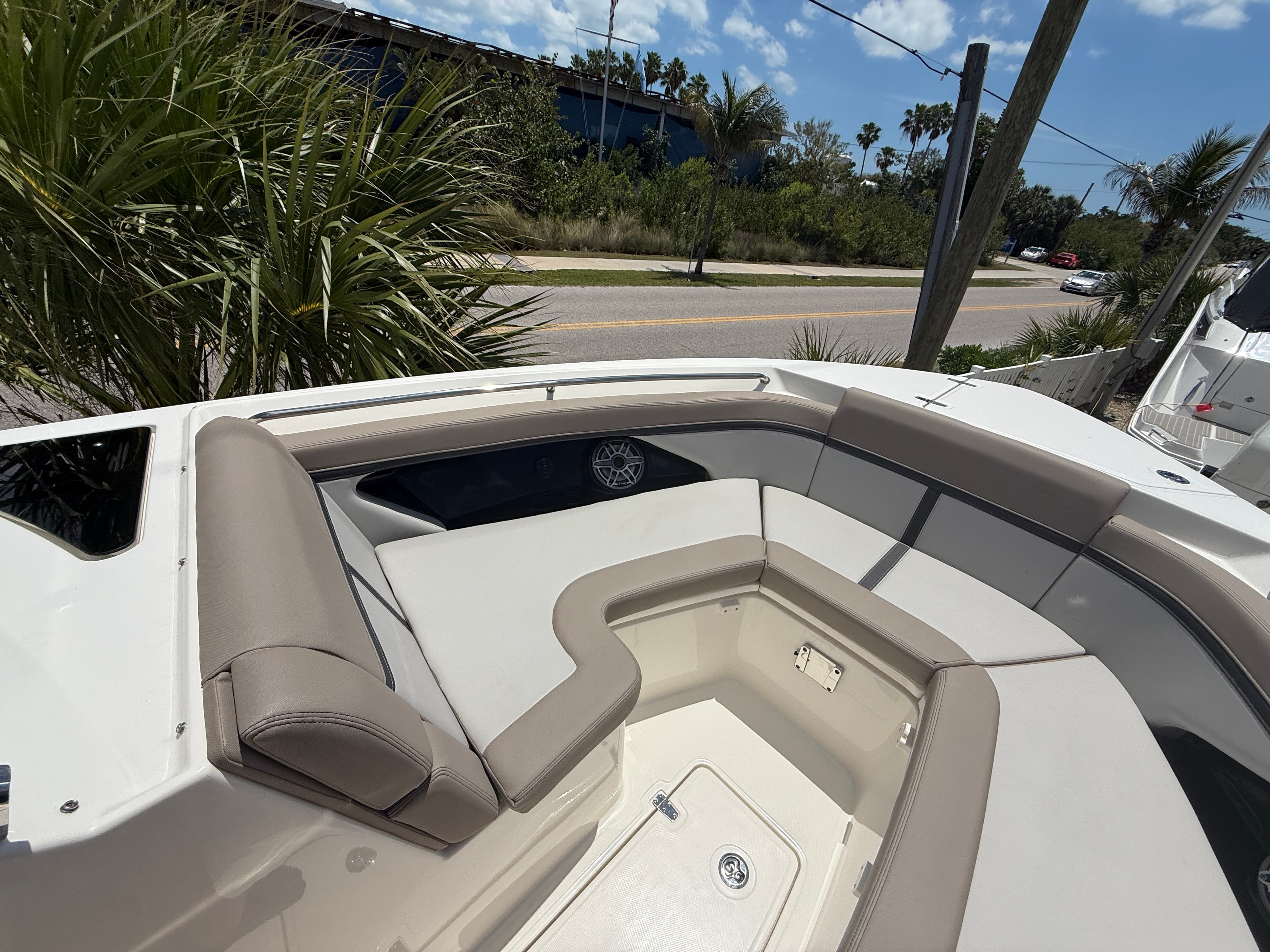 2025 Boston Whaler 330 Vantage zum Verkauf in Sarasota, FL Dual Console 4