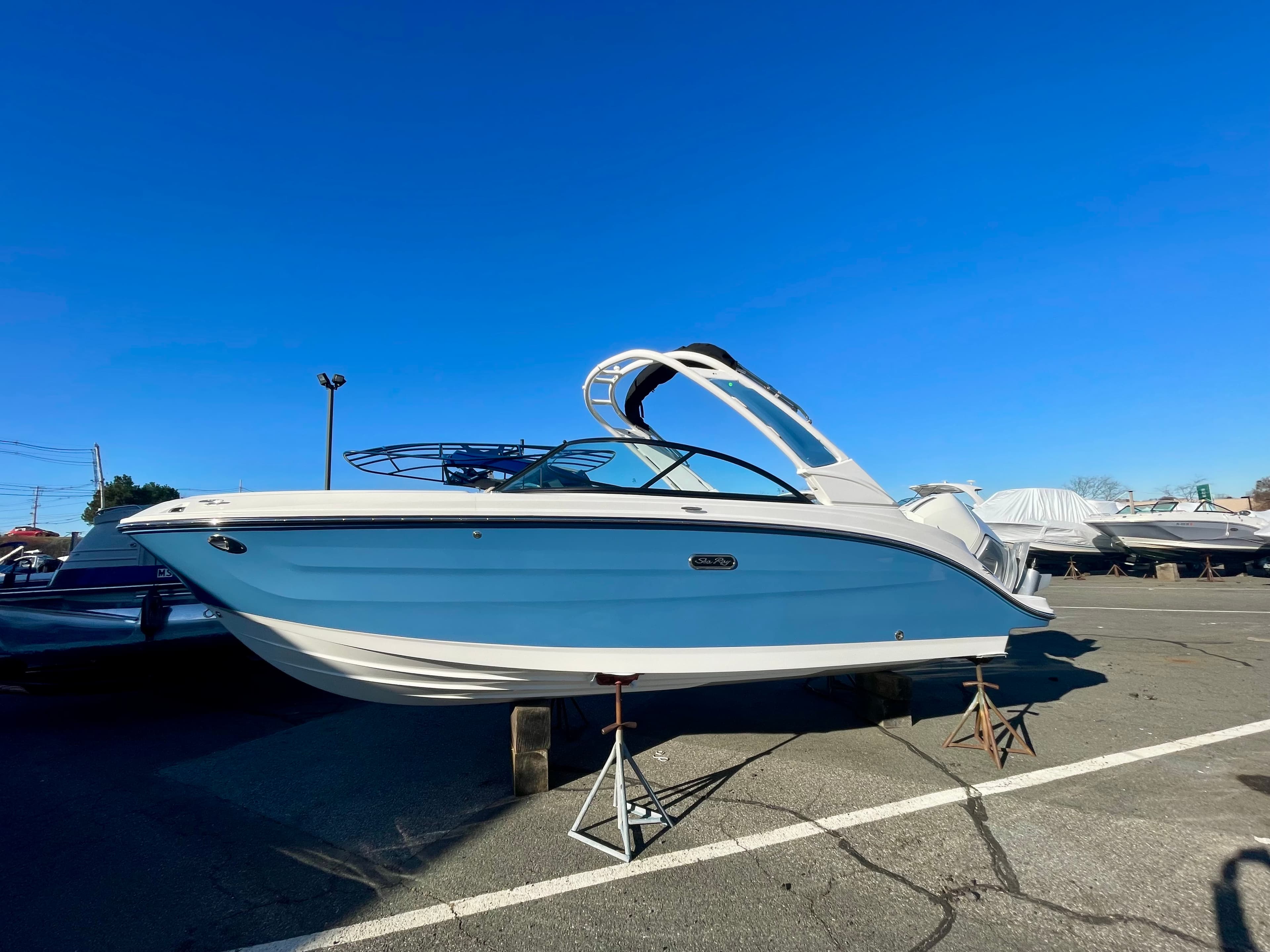 2026 Sea Ray SDX 230 Outboard in vendita a Danvers, Massachusetts Bowrider