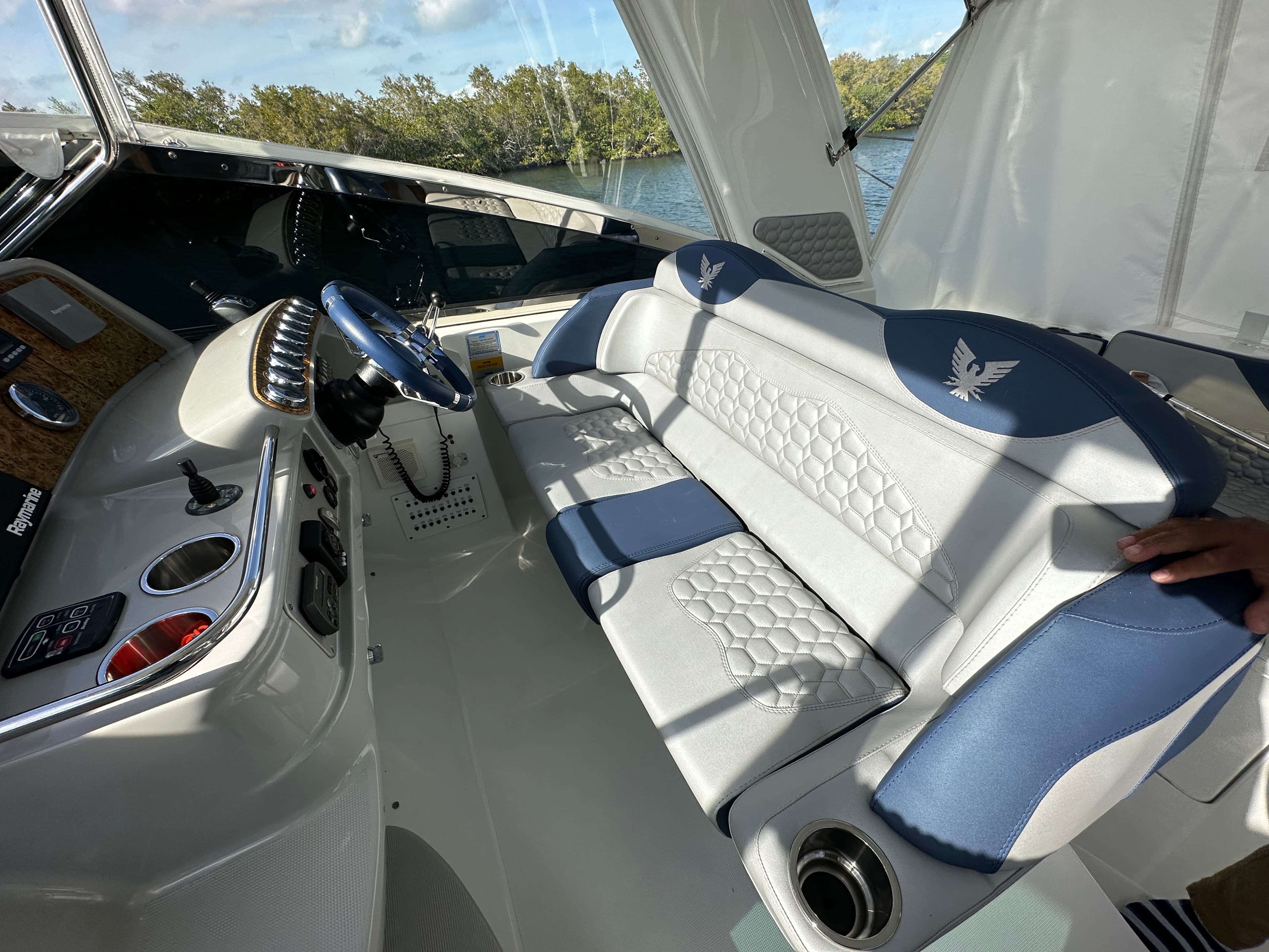 2006 Formula Boats 40 Perfomance Cruiser for Sale in Miami, Florida Cruiser 5