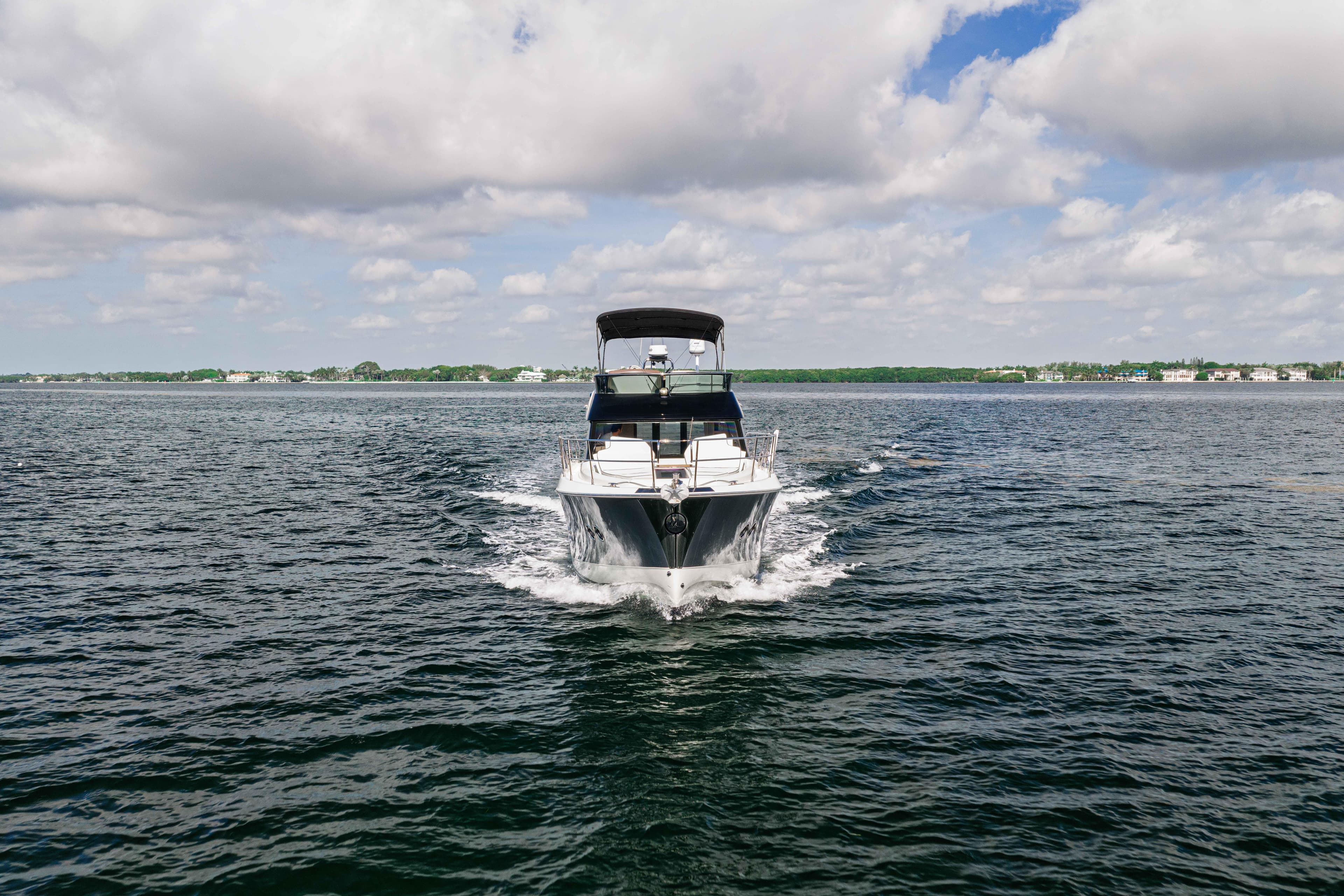 2017 Beneteau Monte Carlo 5 zum Verkauf in Miami, Florida Motor Yacht 2