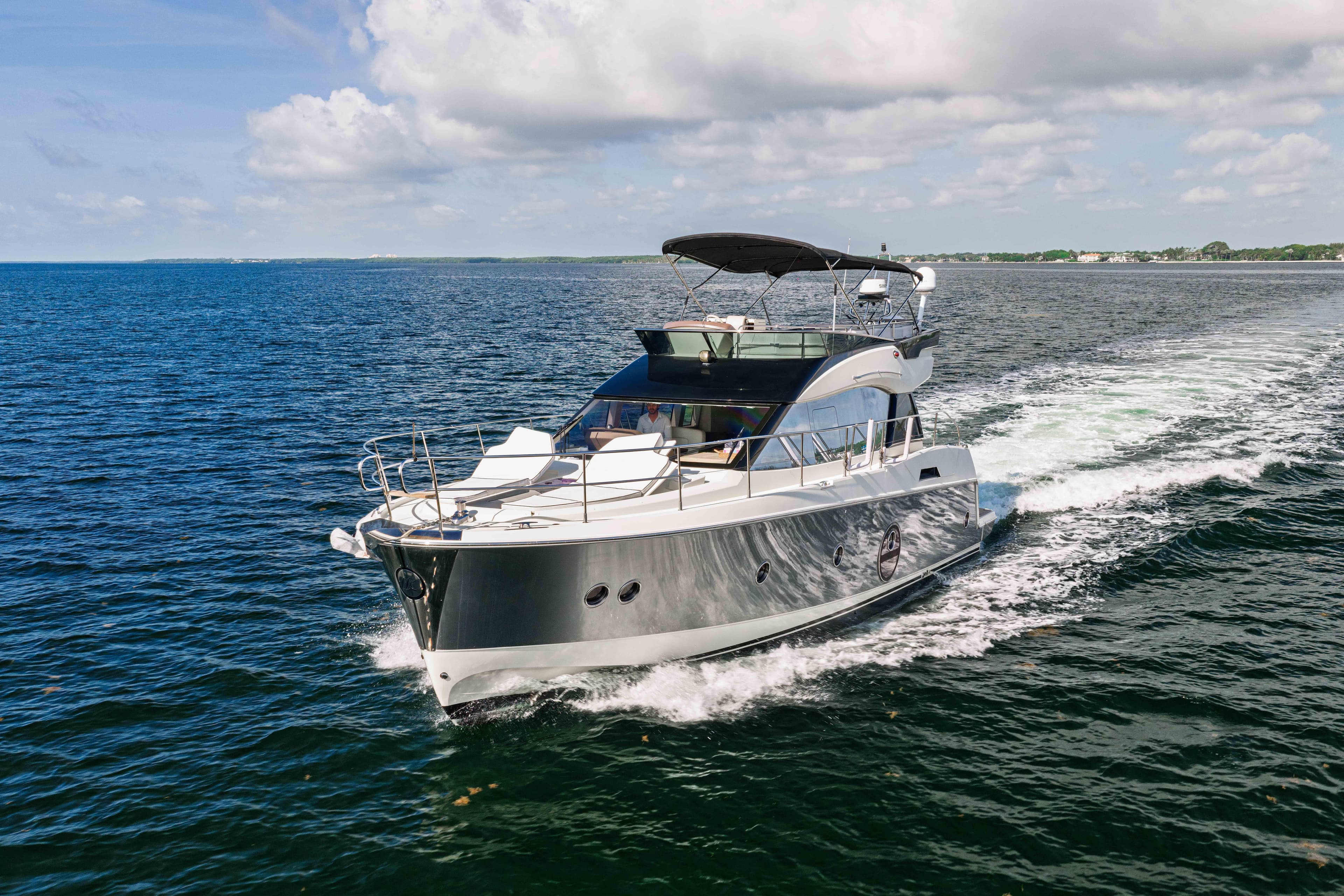 2017 Beneteau Monte Carlo 5 zum Verkauf in Miami, Florida Motor Yacht 3
