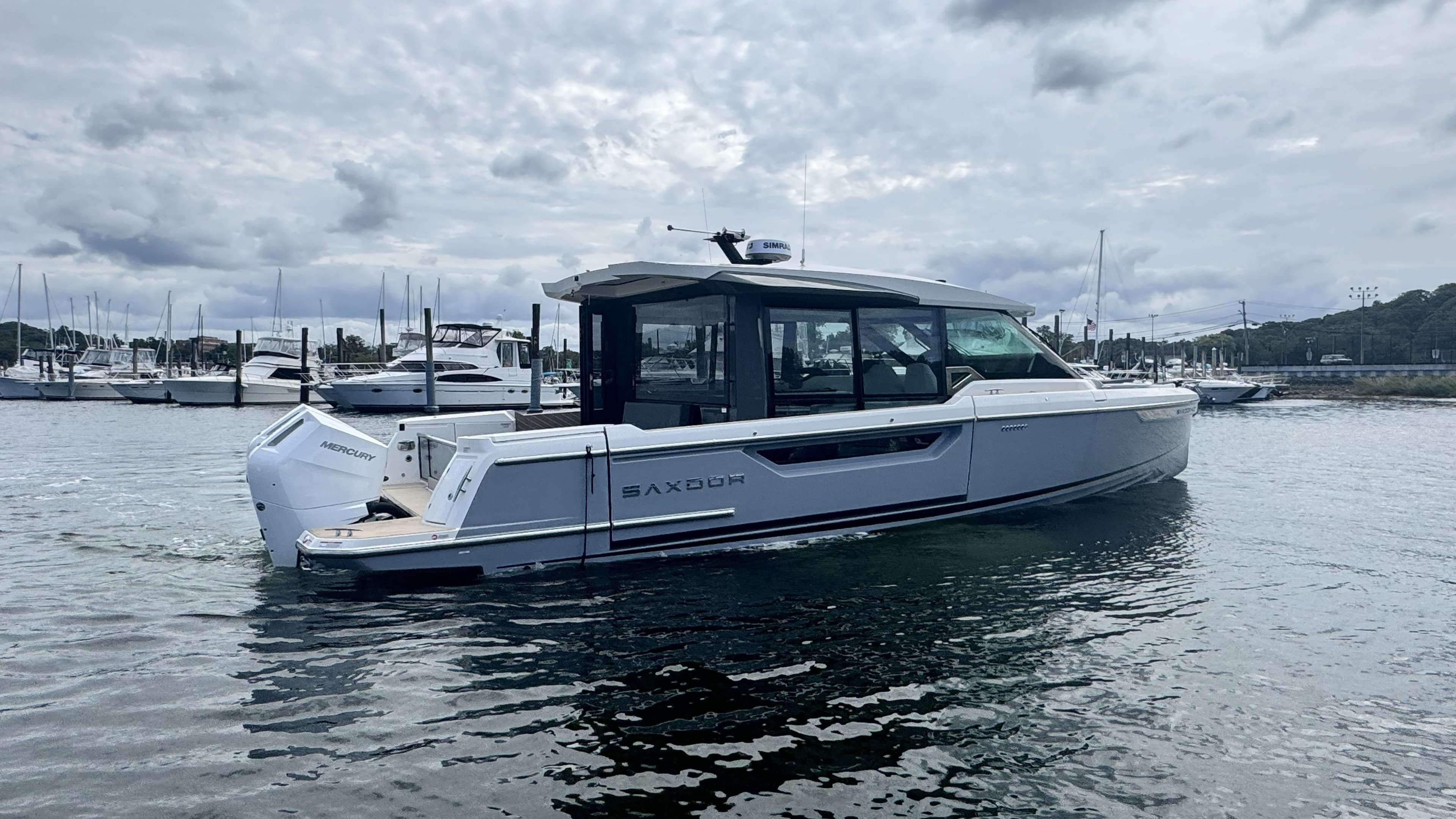 2027 Saxdor 400 GTC for Sale in Huntington, NY Motor Yacht 3