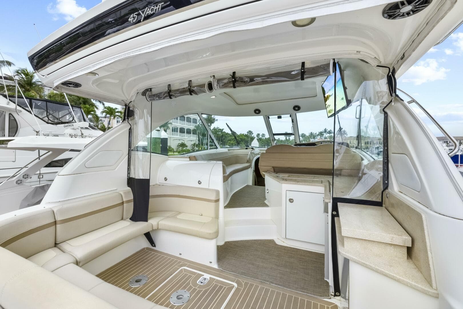 2016 Formula Boats 45 Yacht in vendita a Fort Myers, Florida Express Cruiser 4