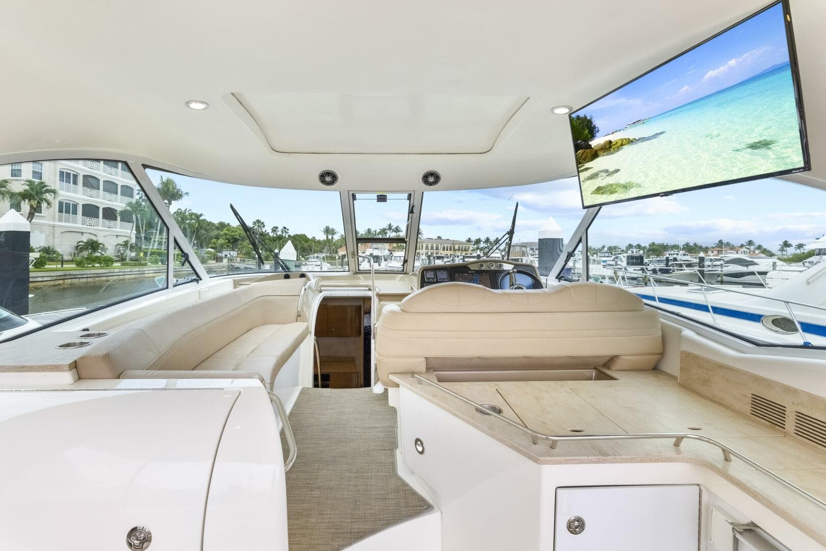 2016 Formula Boats 45 Yacht in vendita a Fort Myers, Florida Express Cruiser 5