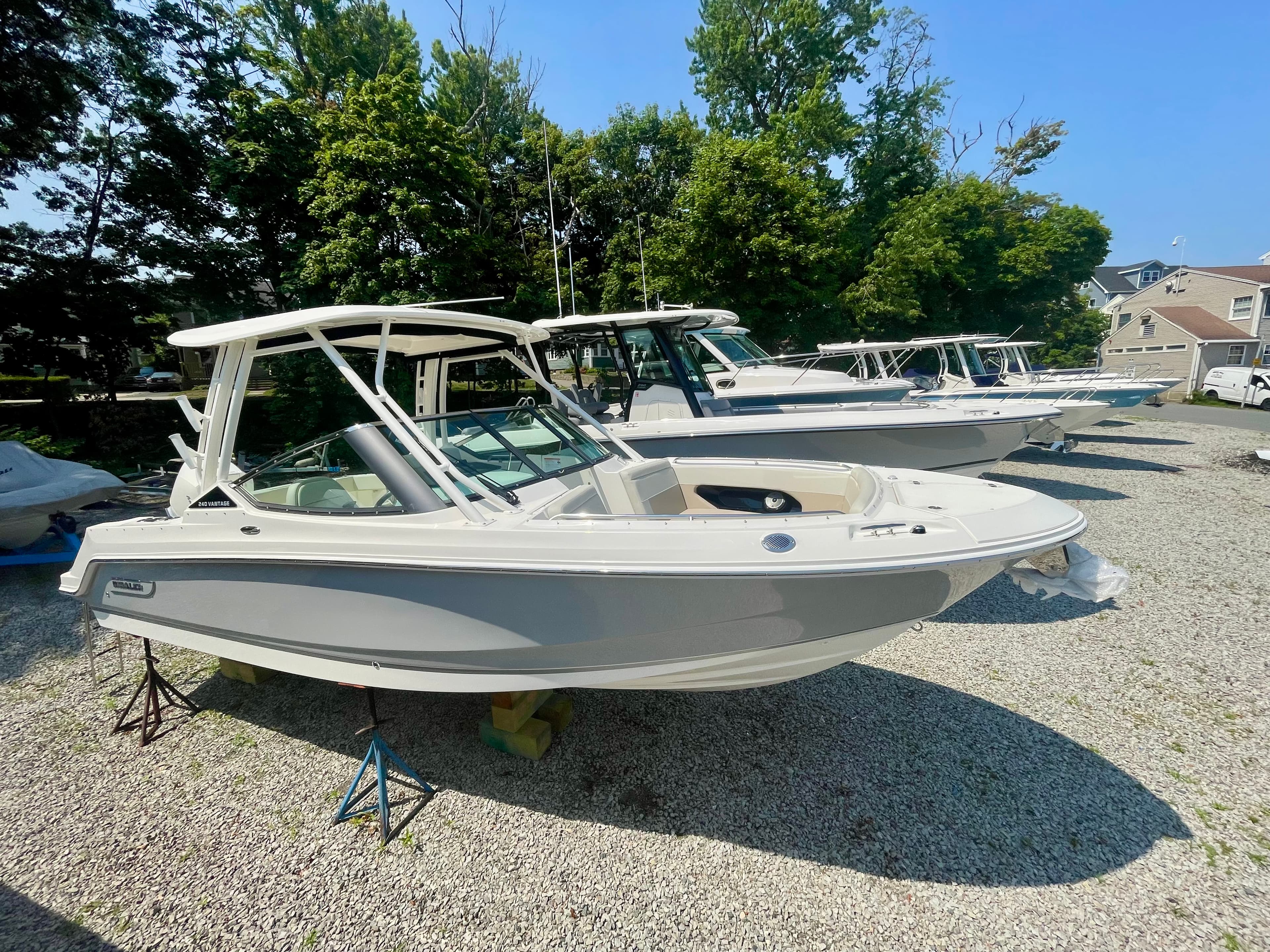 2026 Boston Whaler 240 Vantage for Sale in Quincy, MA Dual Console 2