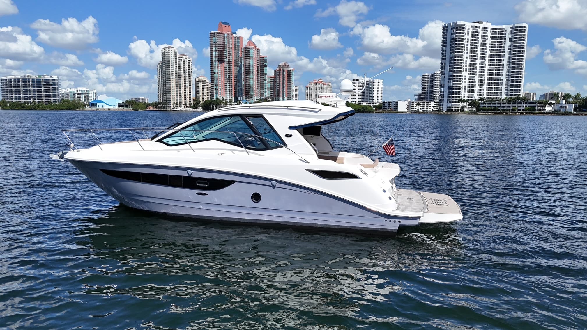 2017 Sea Ray Sundancer 350 Coupe a la venta en Aventura, Florida Cruiser 3