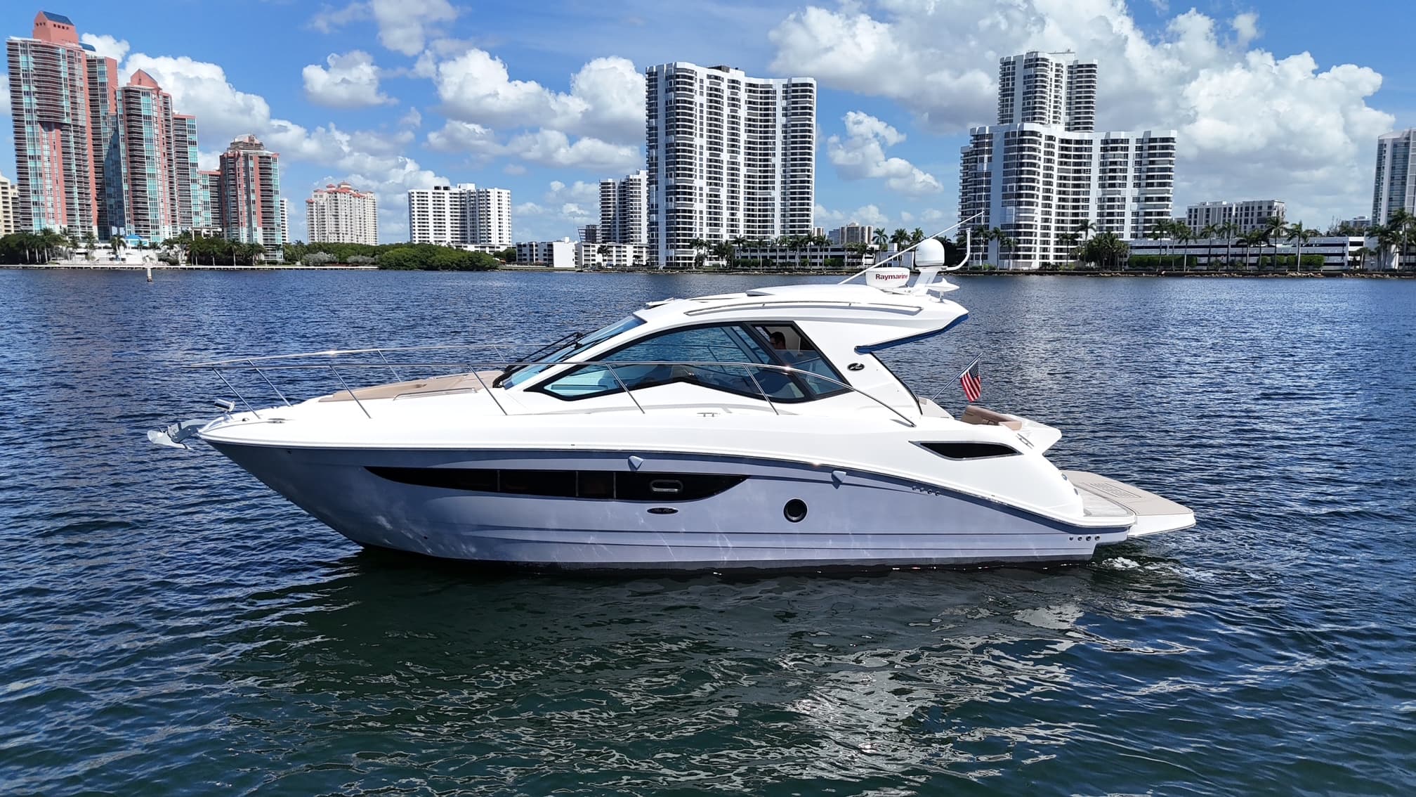 2017 Sea Ray Sundancer 350 Coupe a la venta en Aventura, Florida Cruiser 4