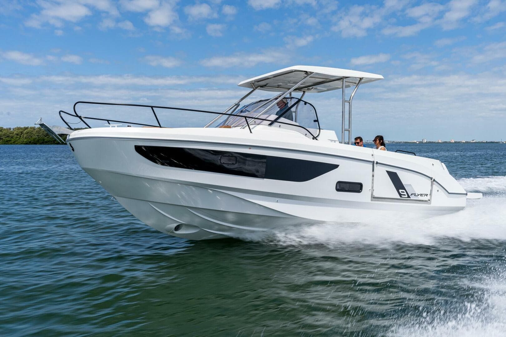 2027 Beneteau Flyer 9 SUNdeck for Sale in South Dartmouth, Massachusetts Center Console