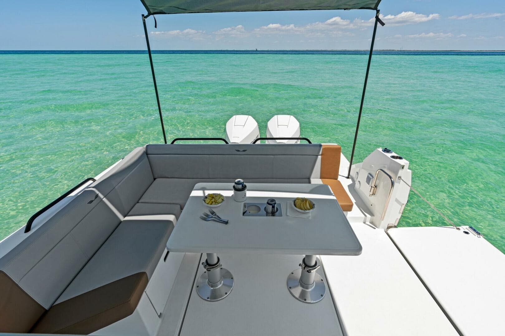 2027 Beneteau Flyer 9 SUNdeck for Sale in South Dartmouth, Massachusetts Center Console 4