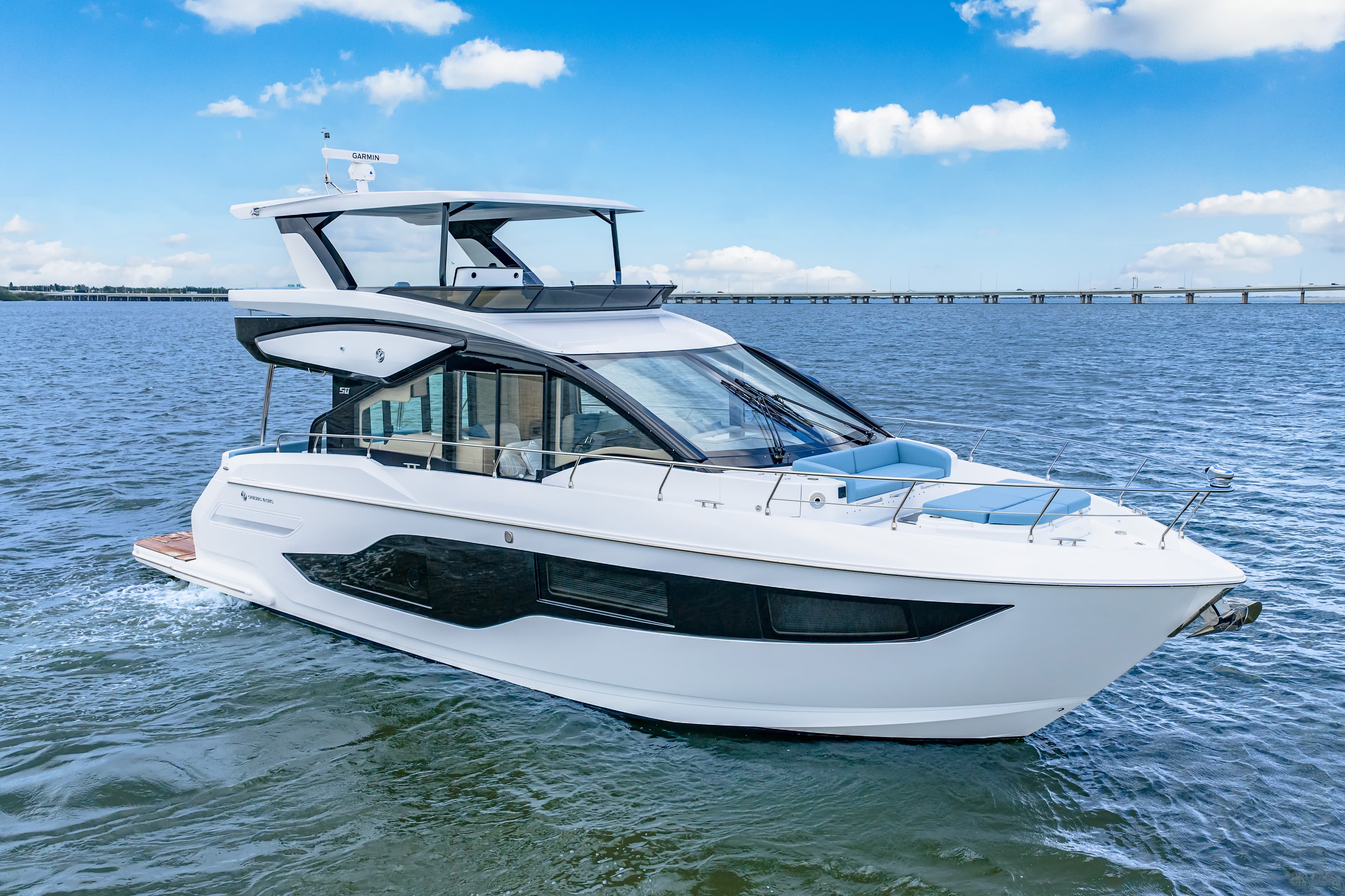 2026 Cruisers Yachts 50 FLY zum Verkauf in Clearwater, Florida Motor Yacht 3
