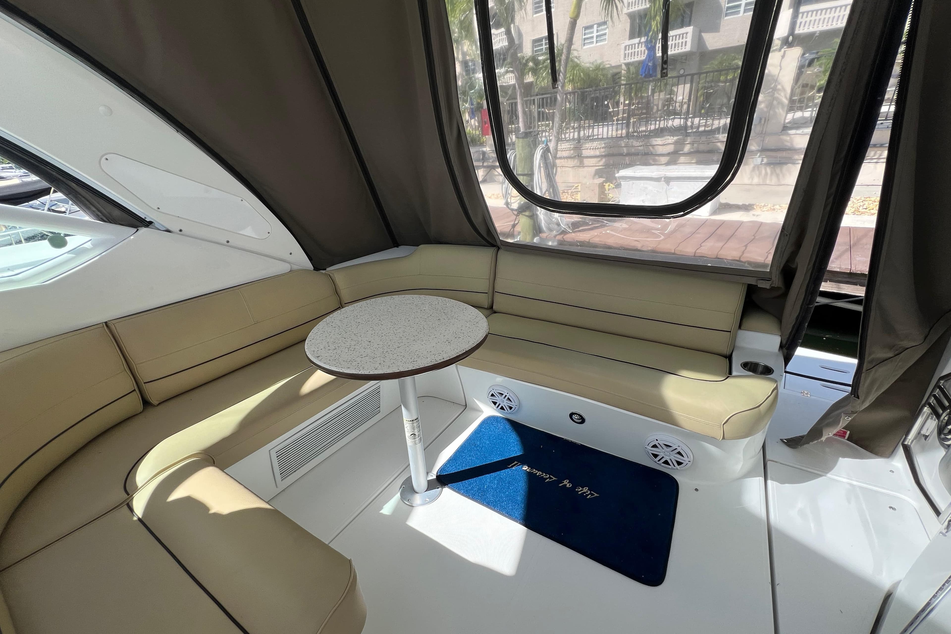 2013 Cruisers Yachts 380 Express zum Verkauf in Coral Gables, Florida Express Cruiser 5