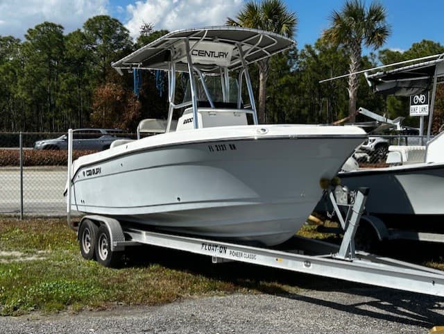 2018 Century 2200 CC for Sale in Stuart, Florida Center Console