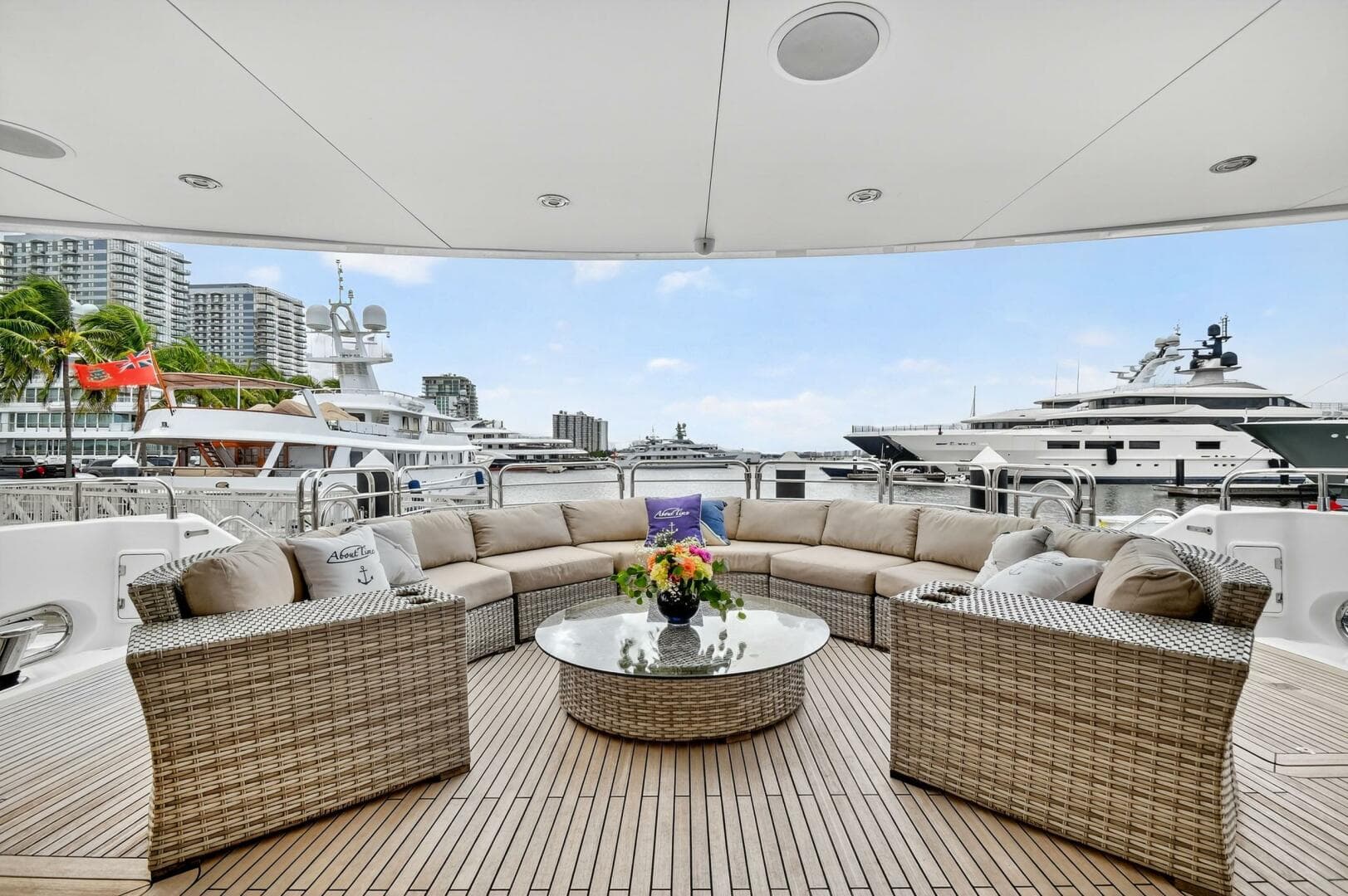 2010 Sunseeker 131 Yacht for Sale in West Palm Beach, Florida Motor Yacht 3