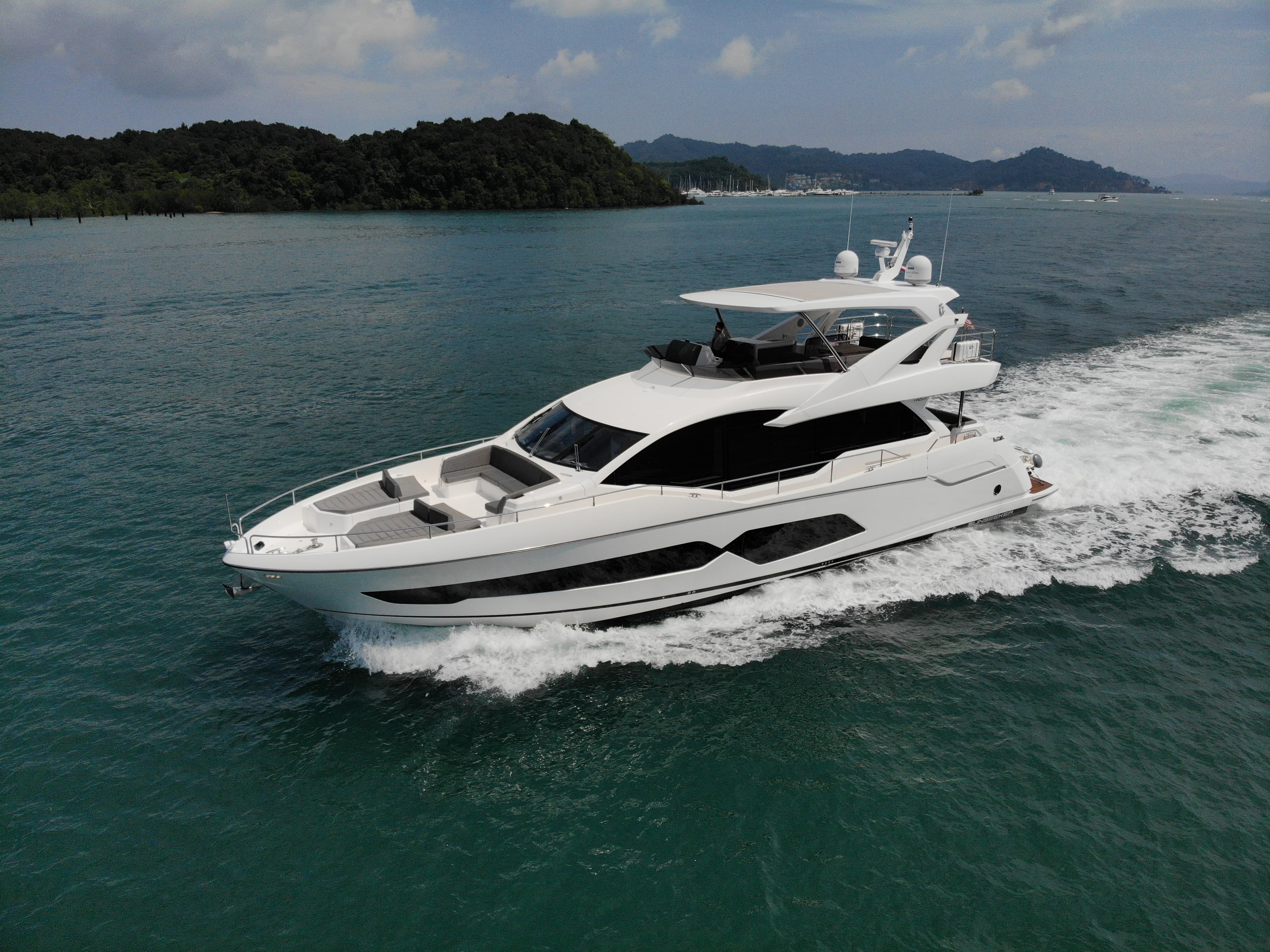 2020 Sunseeker 76 Yacht for Sale in Phuket, TH Flybridge 2
