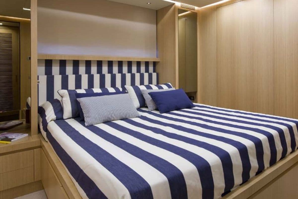 2010 Sanlorenzo SL 104 for Sale in Bodrum, TR Motor Yacht 5