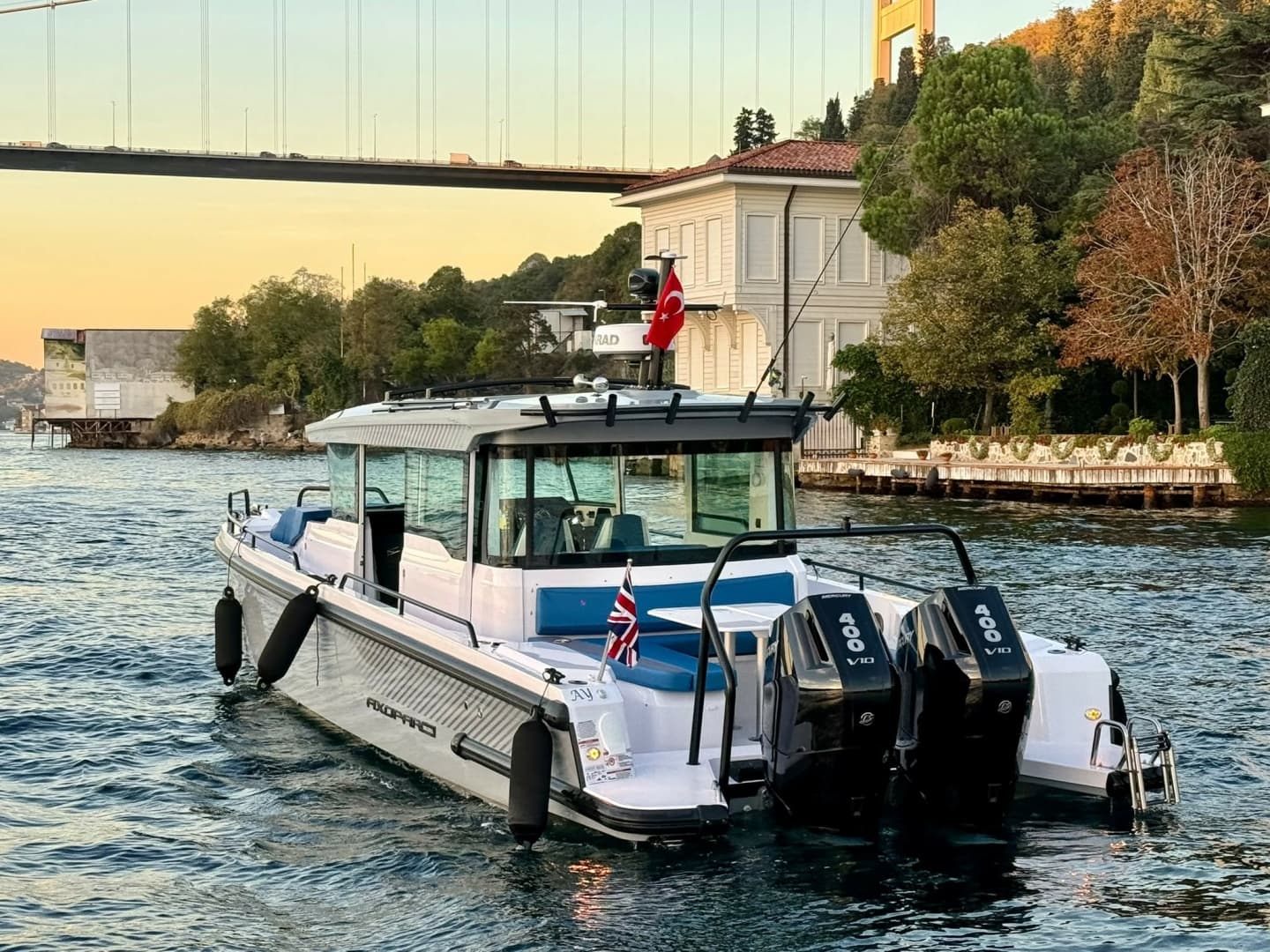 2026 Axopar 37 XC Cross Cabin zum Verkauf in Istambul, TR Center Console