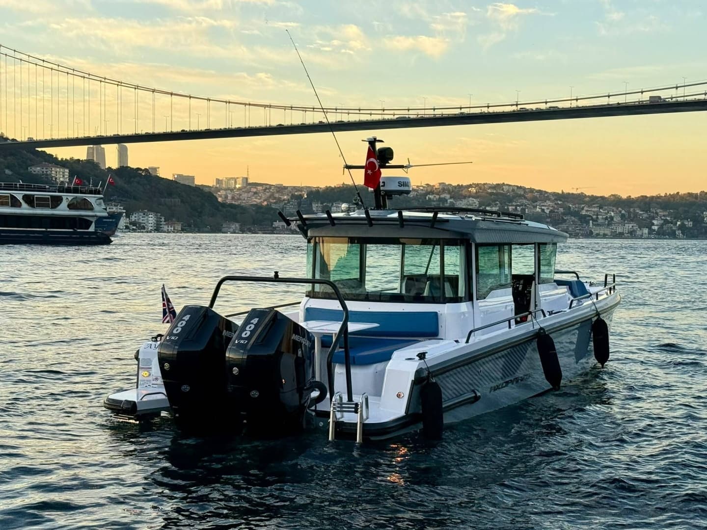 2026 Axopar 37 XC Cross Cabin zum Verkauf in Istambul, TR Center Console 2