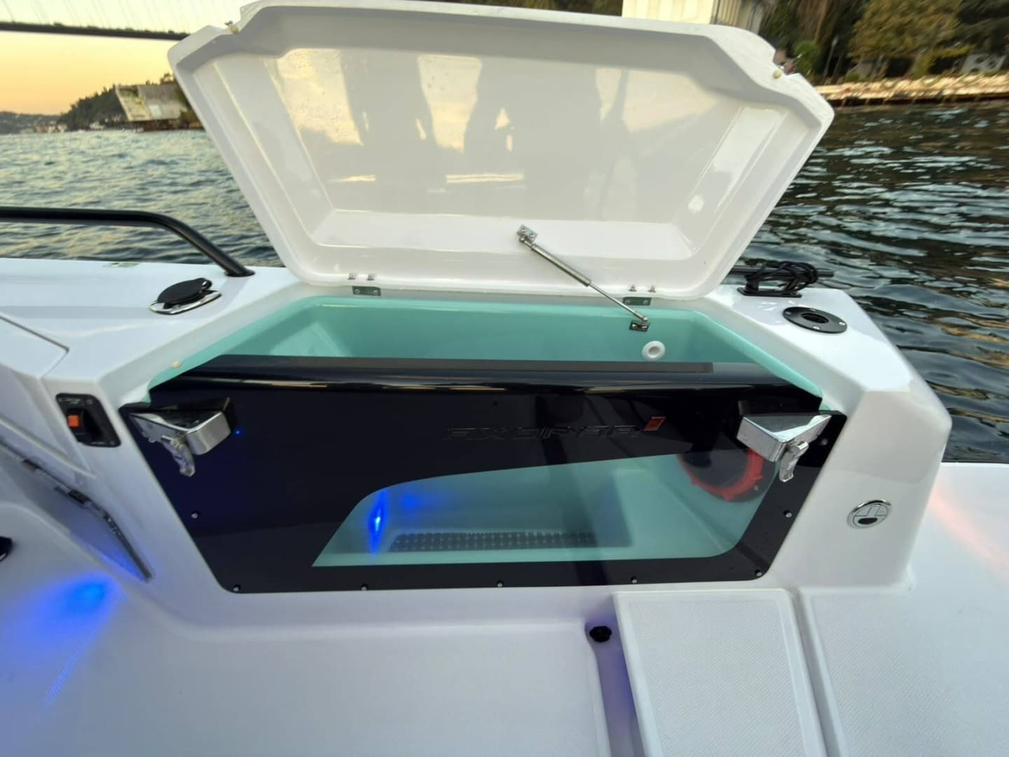 2026 Axopar 37 XC Cross Cabin zum Verkauf in Istambul, TR Center Console 5