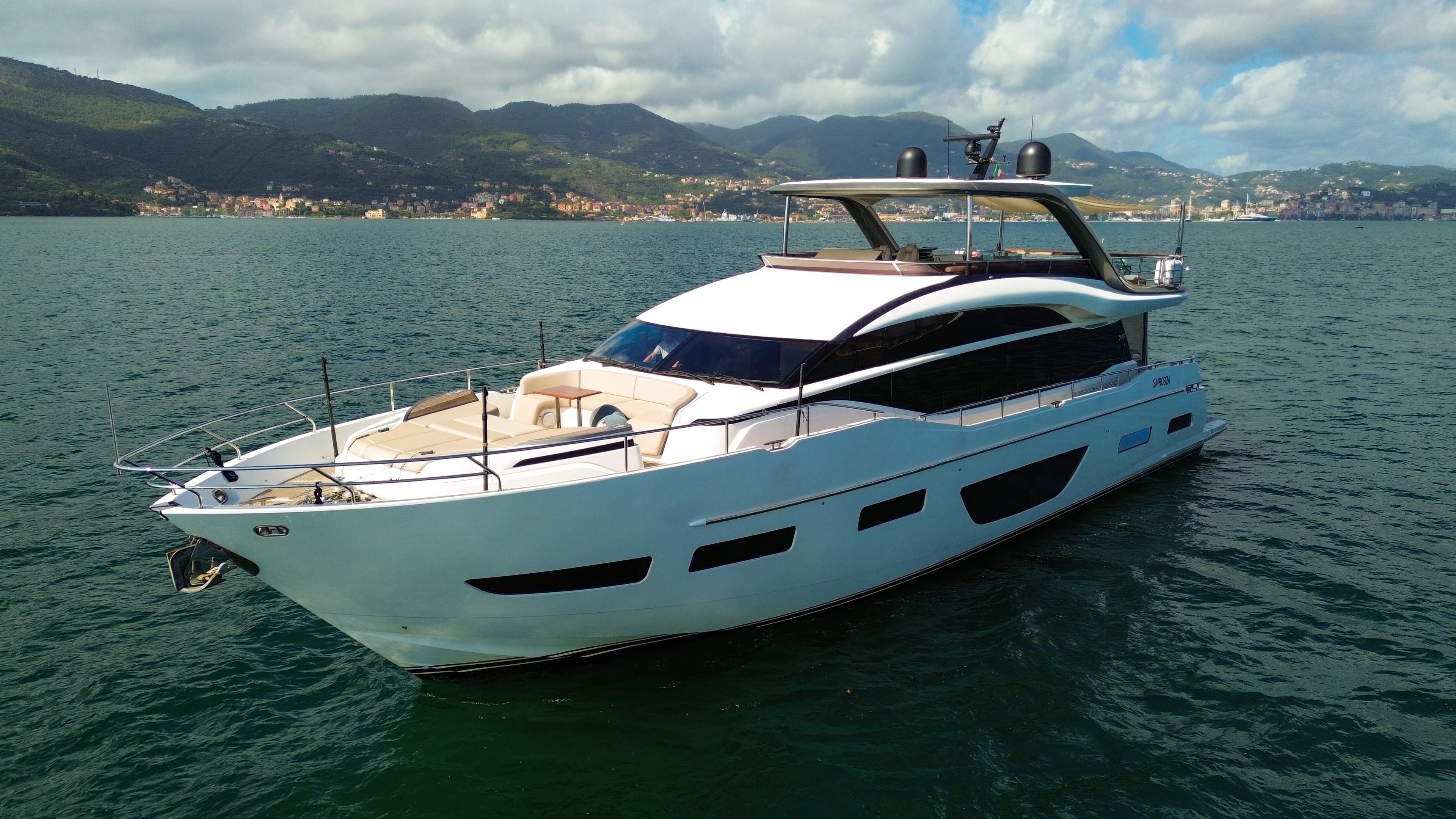 2020 Princess Yachts Y85 for Sale in La Spezia, IT Flybridge