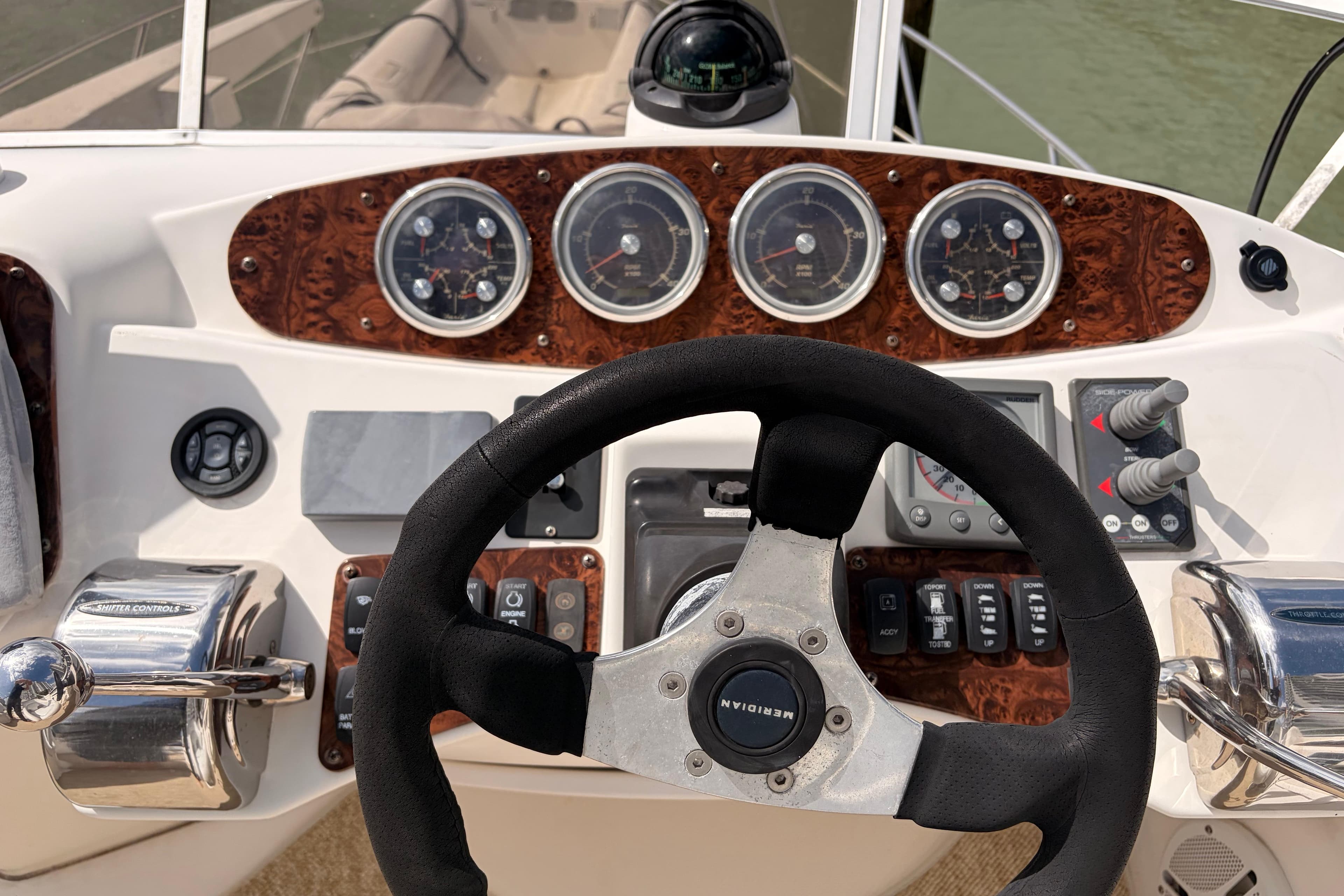 2005 Meridian 368 Motor Yacht zum Verkauf in Aventura, Florida Aft Cabin 5