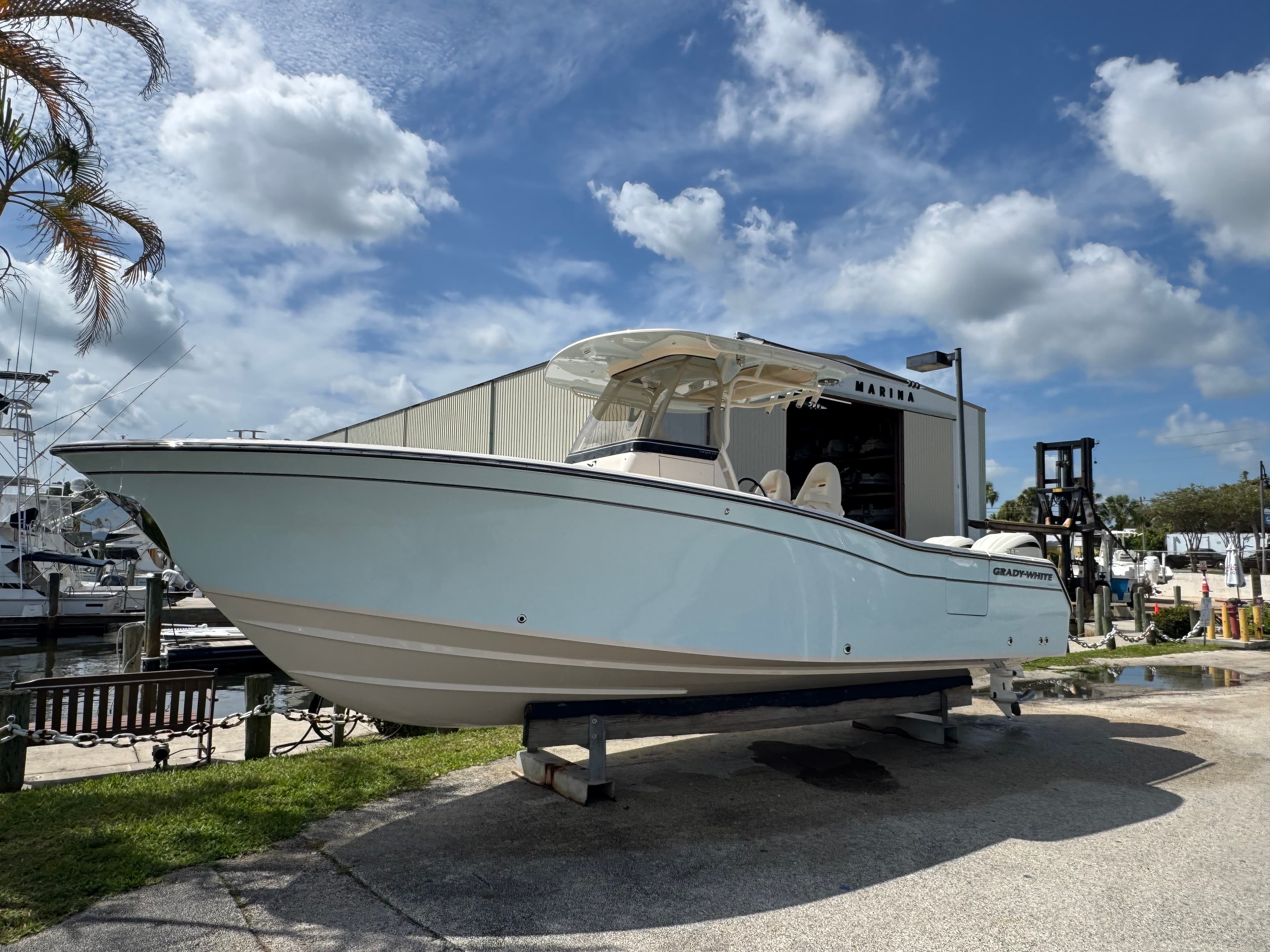 2025 Grady-White Boats Canyon 271 zum Verkauf in Stuart, Florida Center Console