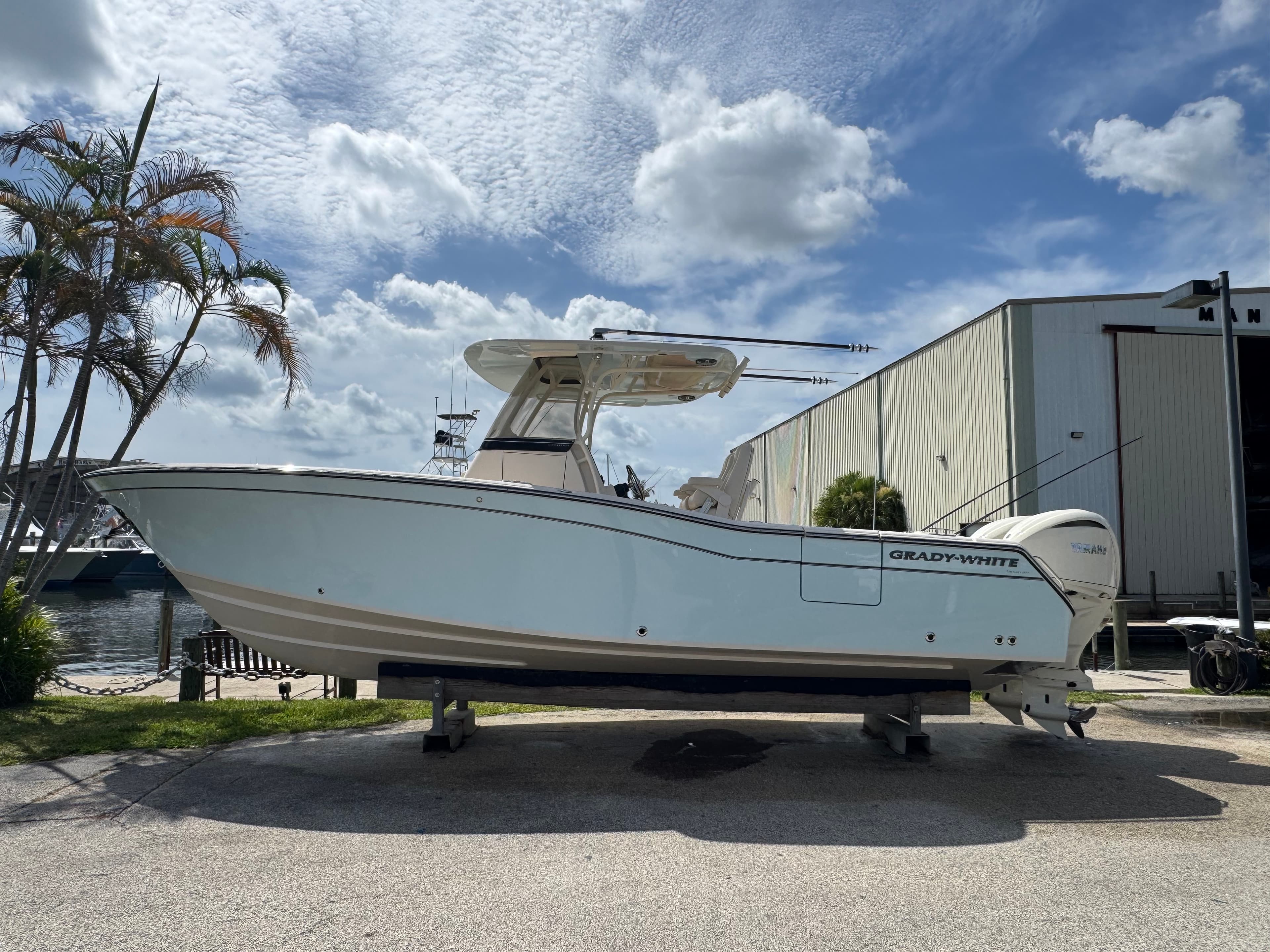 2025 Grady-White Boats Canyon 271 zum Verkauf in Stuart, Florida Center Console 2