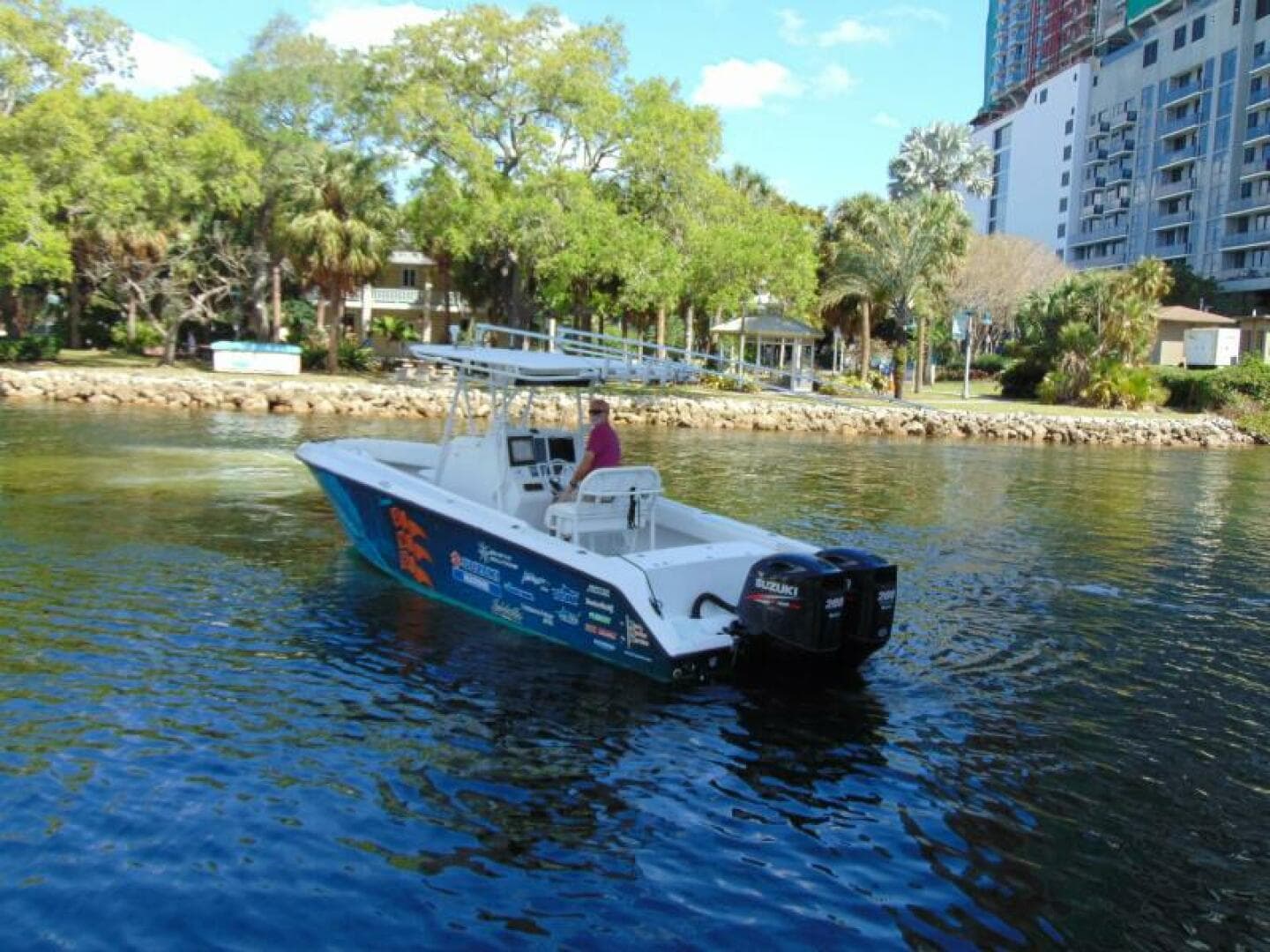 2002 Jupiter 27 Open for Sale in Fort Lauderdale, Florida Center Console 4