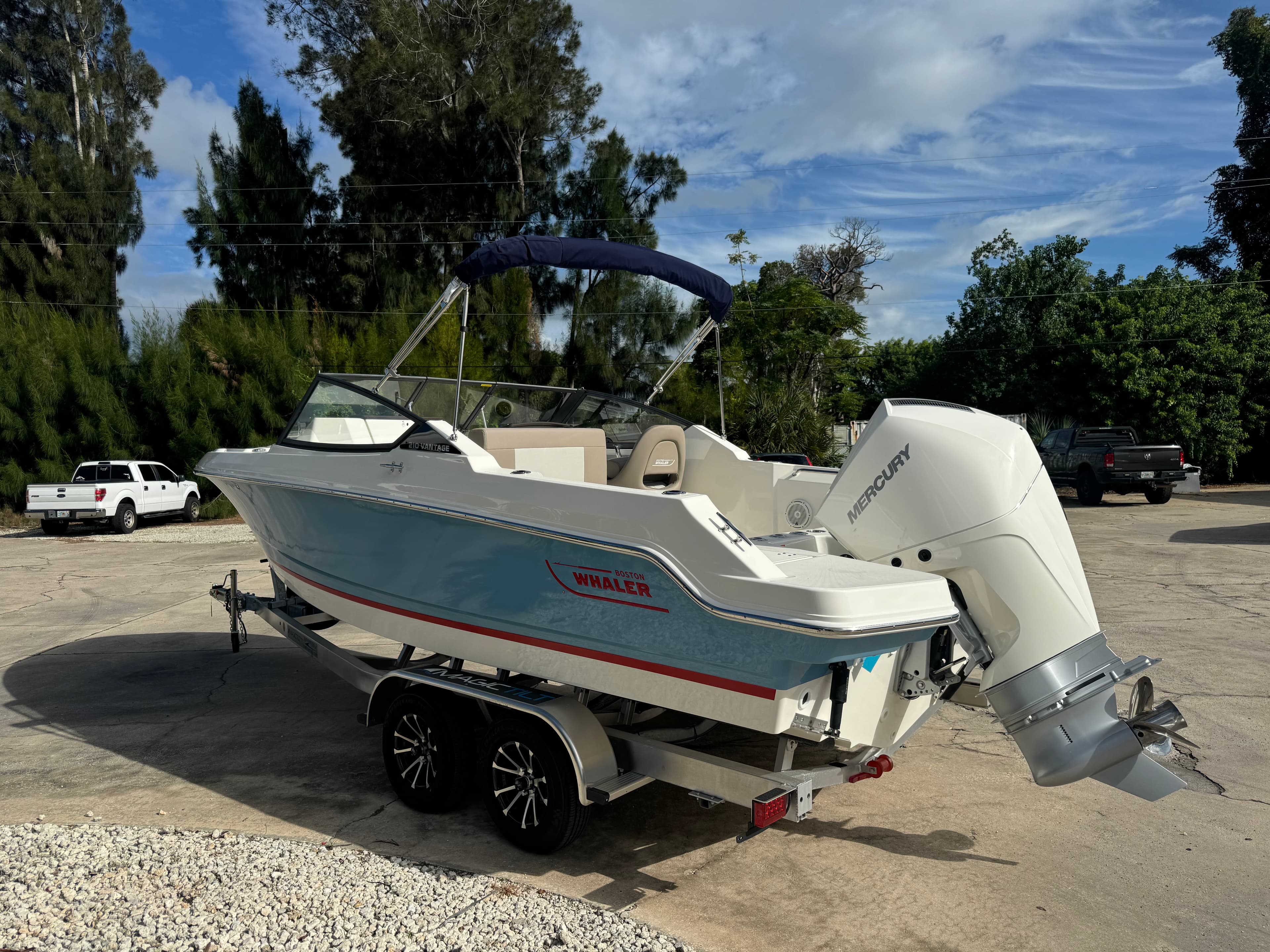 2026 Boston Whaler 210 Vantage zum Verkauf in Cocoa, Florida Bowrider 4
