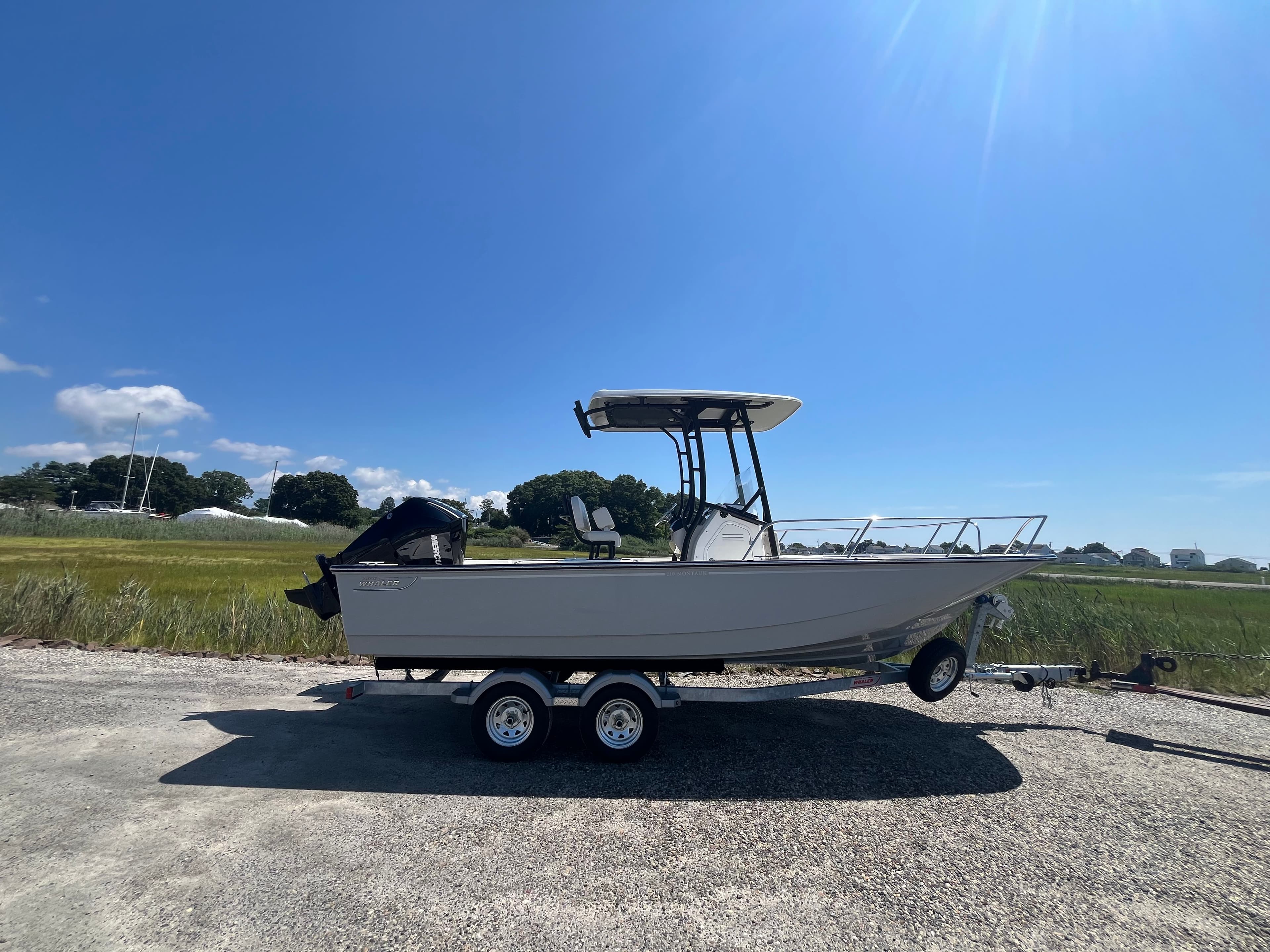 2027 Boston Whaler 210 Montauk zum Verkauf in Westbrook, Connecticut Center Console