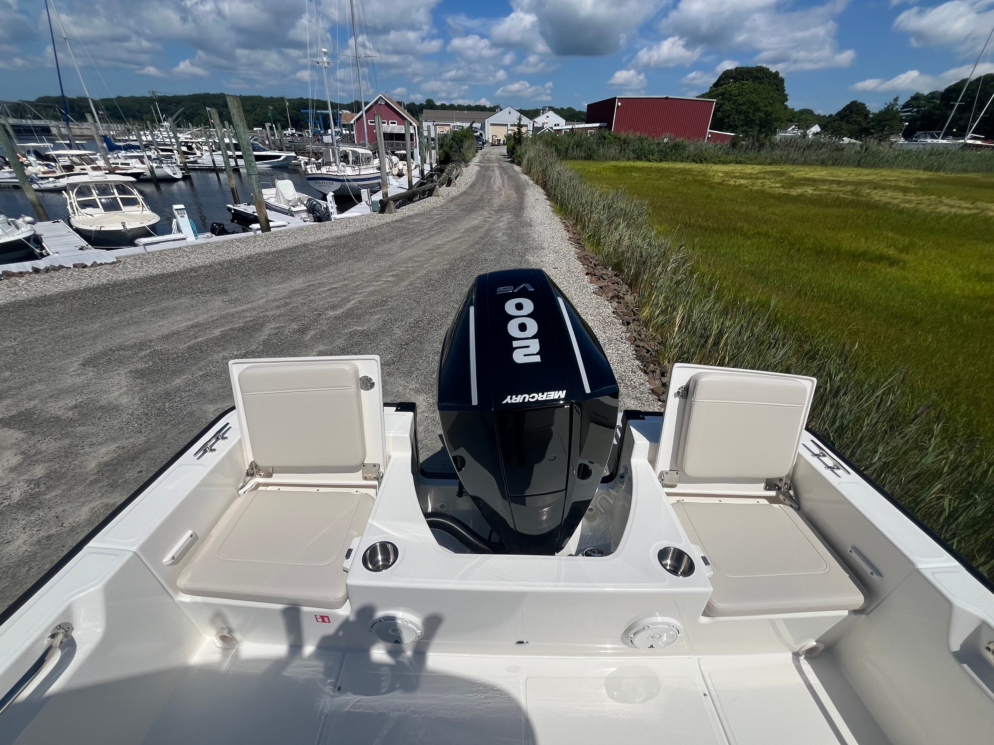 2027 Boston Whaler 210 Montauk zum Verkauf in Westbrook, Connecticut Center Console 3