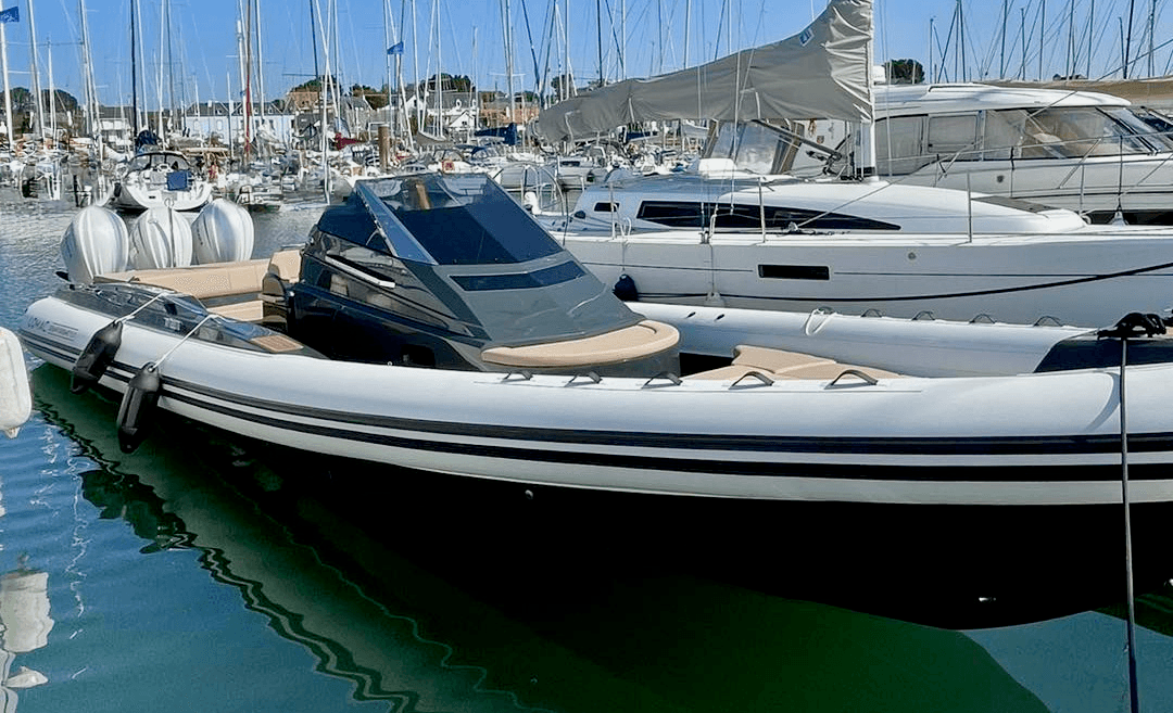 2023 Lomac GranTurismo 12.0 for Sale in Vannes, FR Center Console