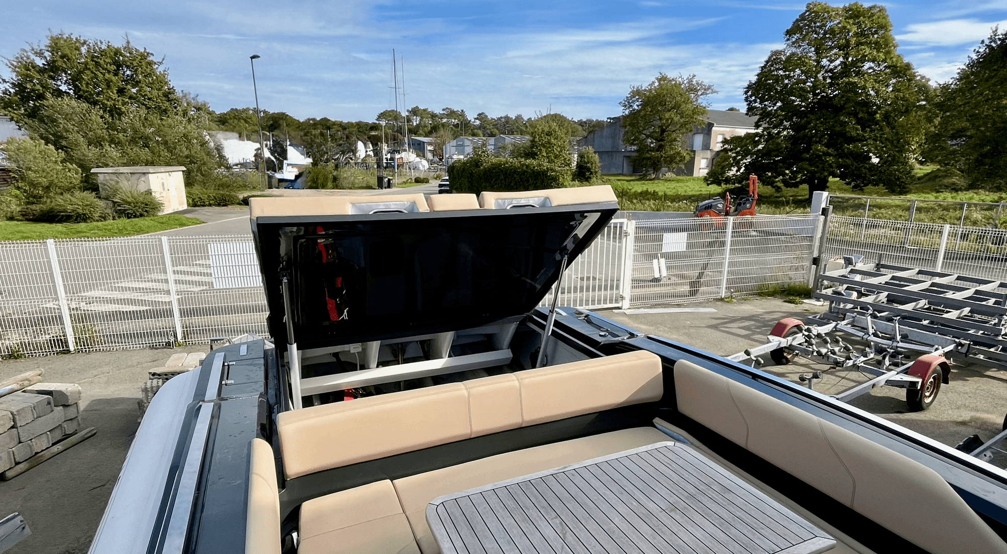 2023 Lomac GranTurismo 12.0 for Sale in Vannes, FR Center Console 5