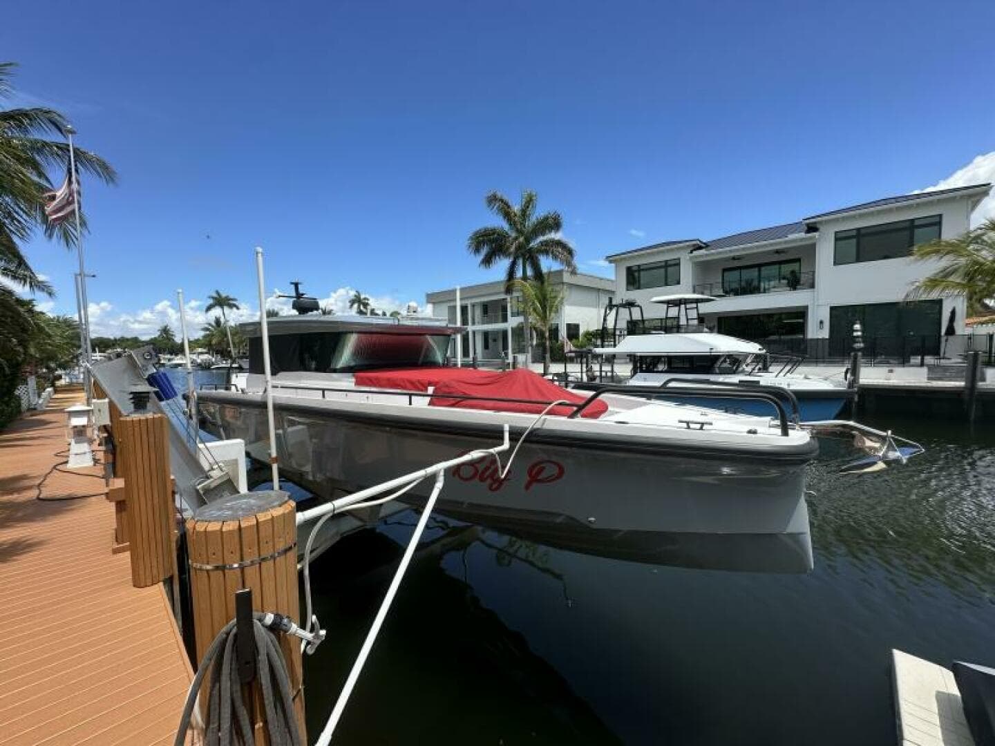 2021 Axopar 37 XC Cross Cabin zum Verkauf in Stuart, Florida Center Console 3